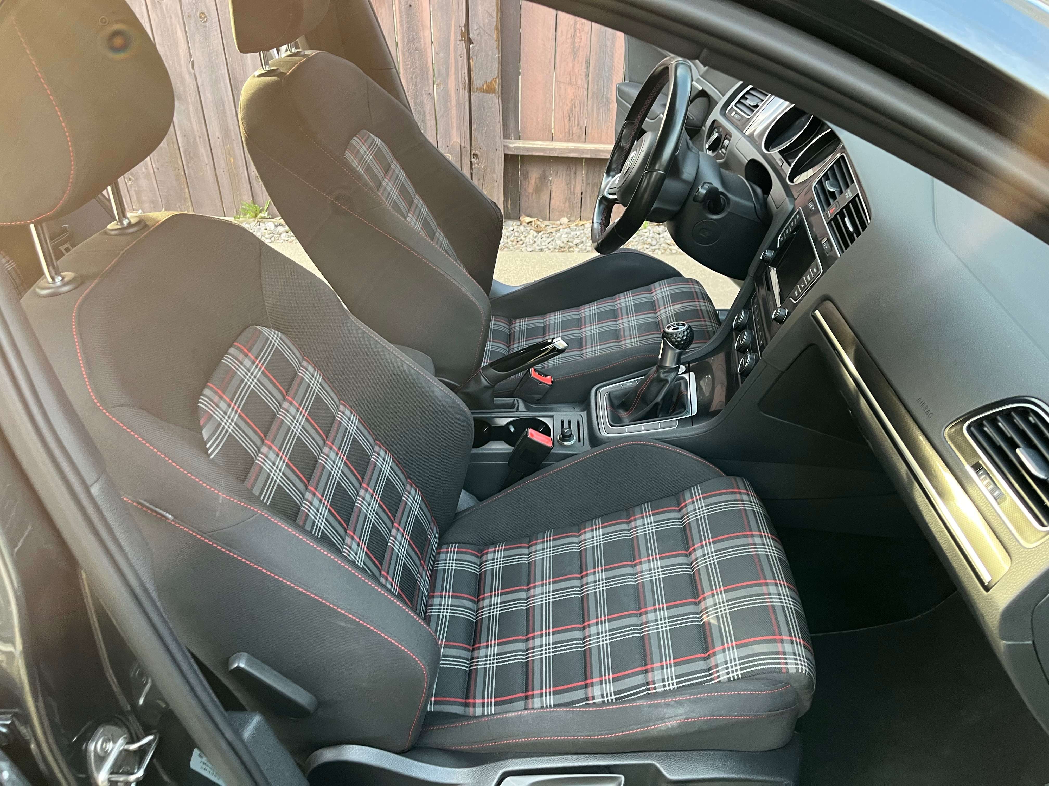 2015 Volkswagen Golf GTI Autobahn thumb 9