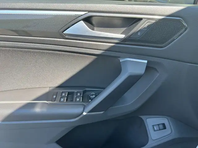 Volkswagen Tiguan view 8
