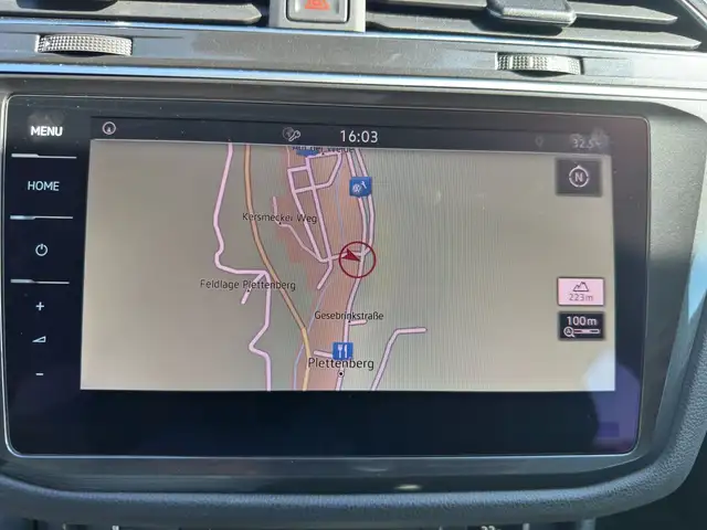Volkswagen Tiguan view 12