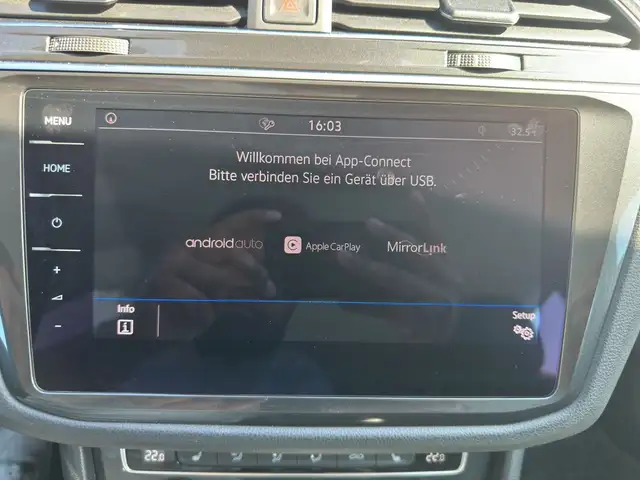 Volkswagen Tiguan view 13