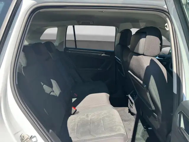 Volkswagen Tiguan view 6