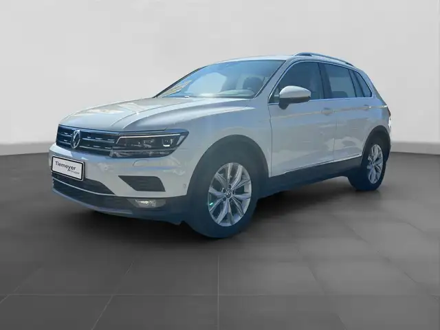 Volkswagen Tiguan view 2