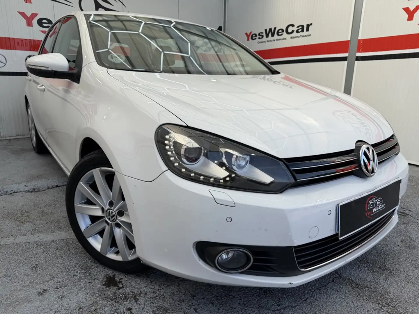 Volkswagen Golf 1.6TDI CR Advance DSG 105 Weiß - 1
