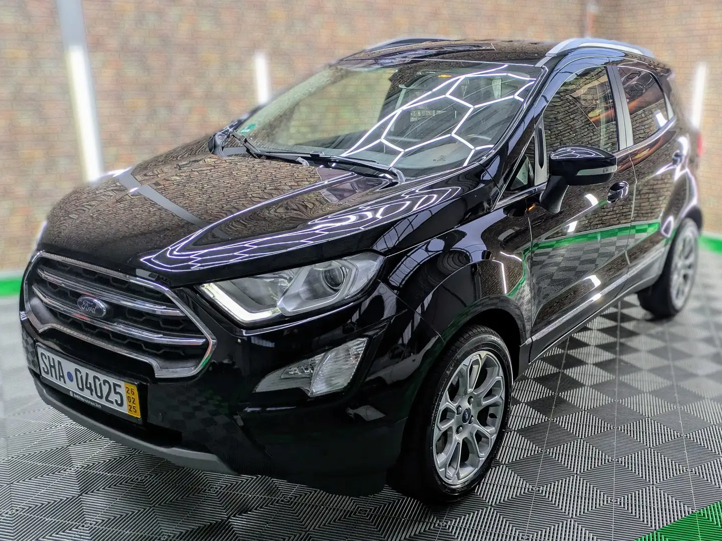 Ford EcoSport ECOSPORT 1.0 EcoBoost TITANIUM Cool Sound Navi Černá - 1