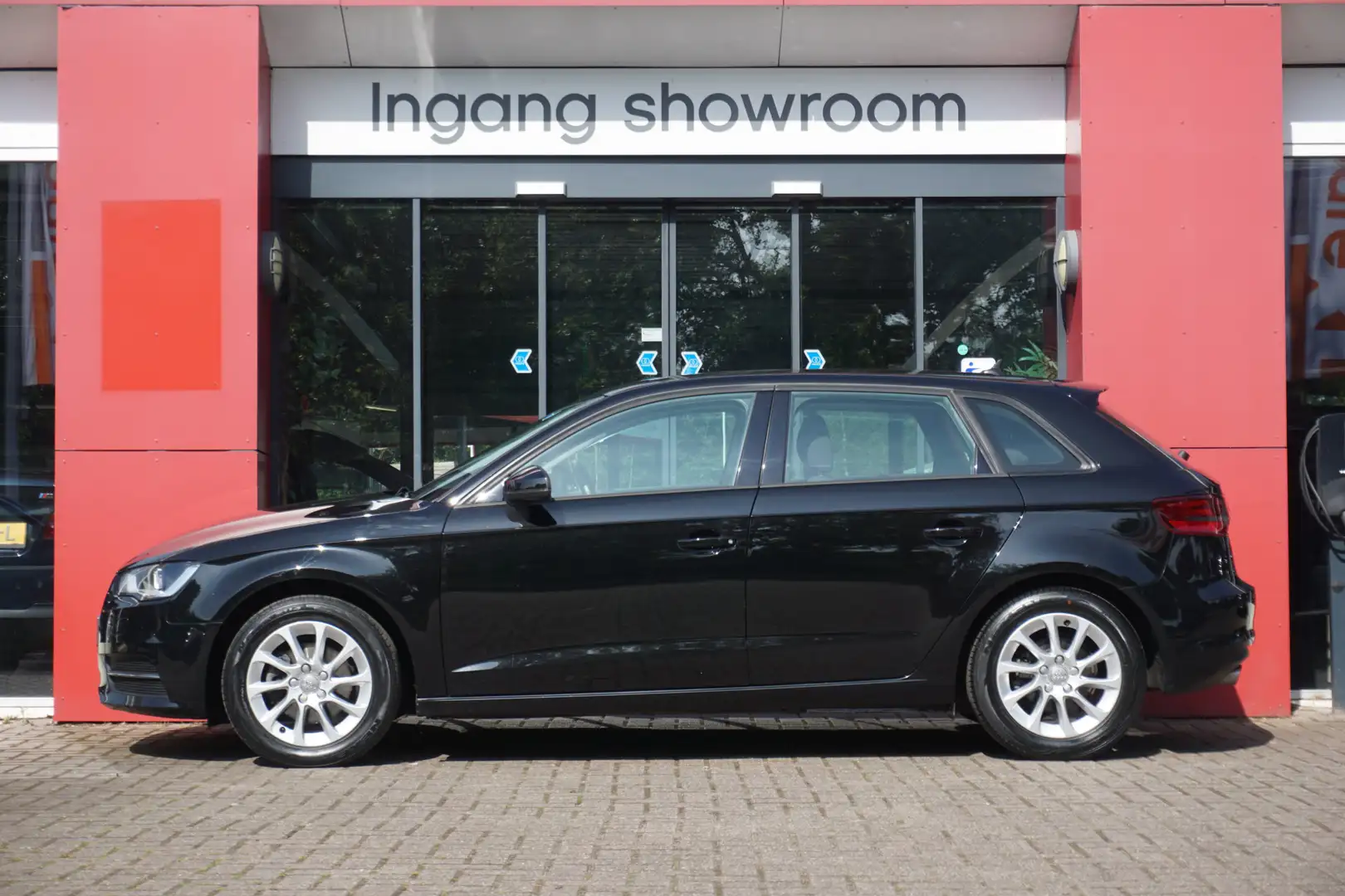 Audi A3 Sportback 1.4 TFSI CoD Attraction Pro Line | Origi Zwart - 2