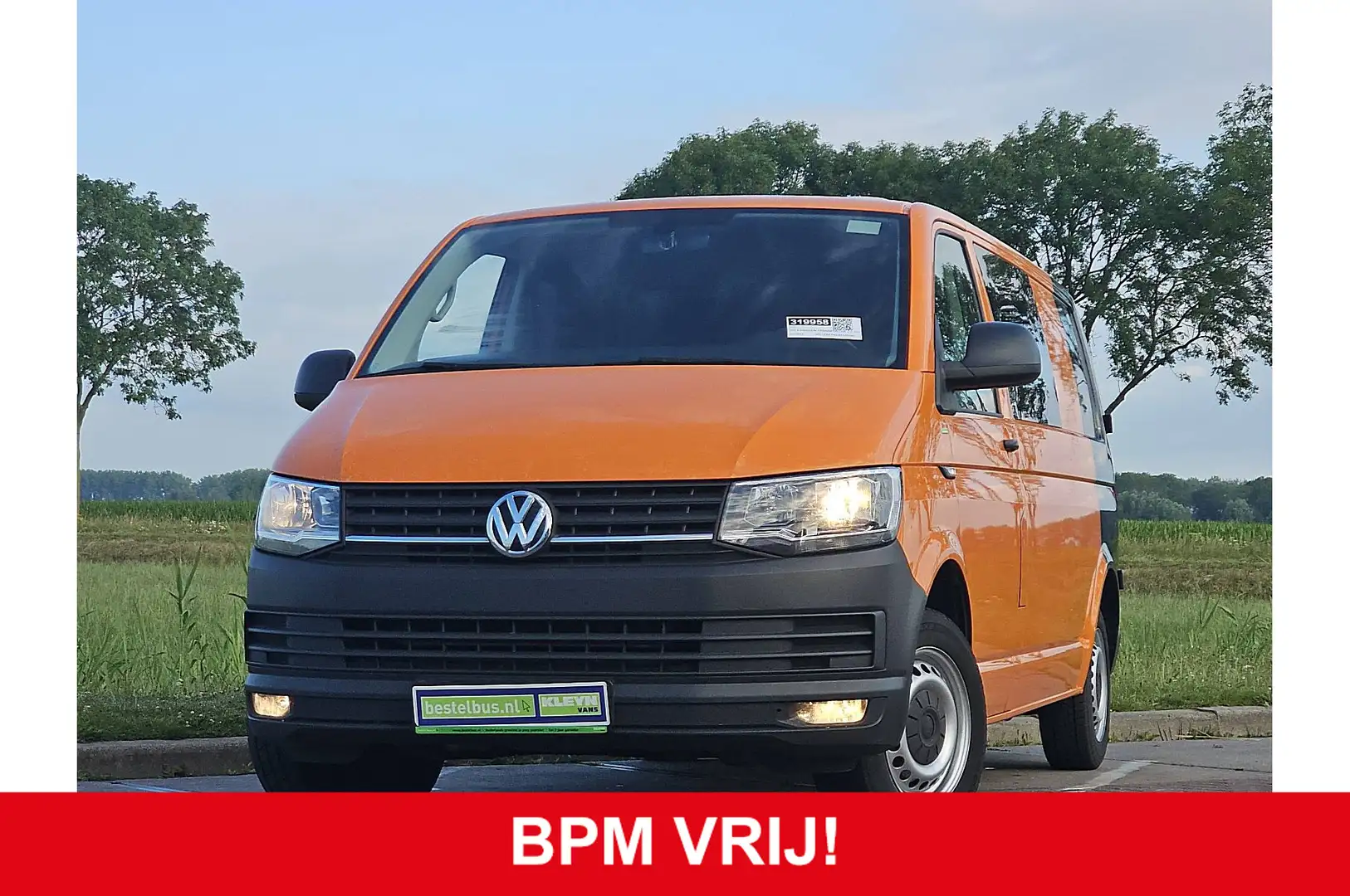 Volkswagen T6 Transporter 2.0 TDI L2H1 DC airco, navi, pdc, trekhaak, 150Pk, Orange - 2
