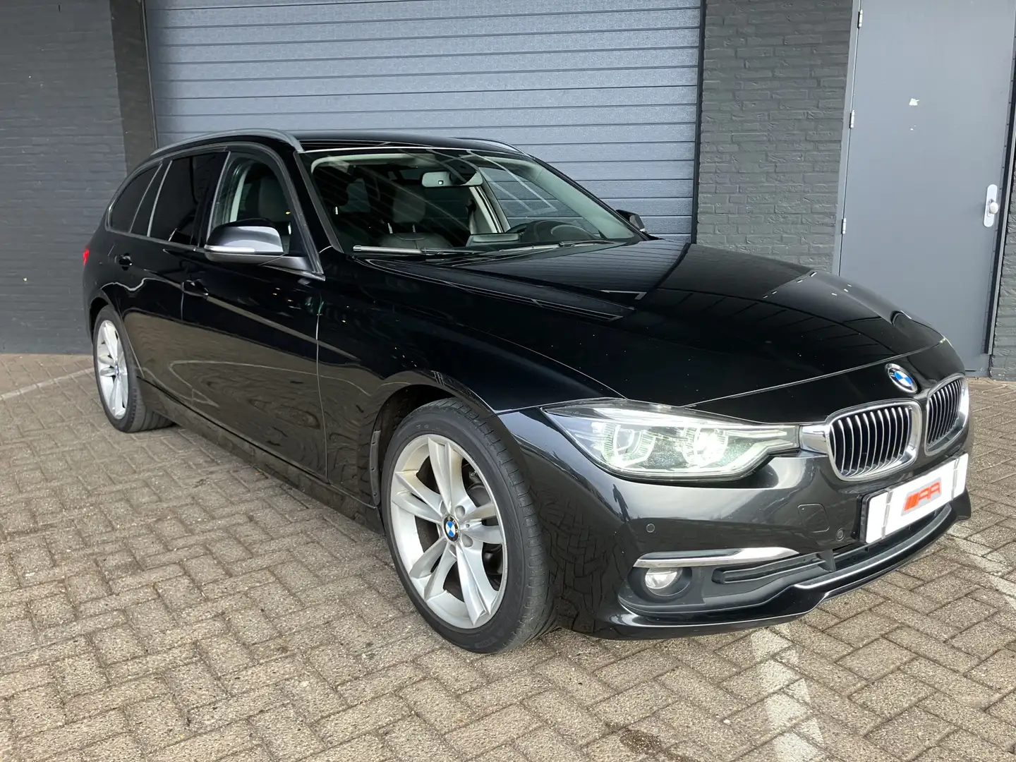 BMW 318 3-serie Touring 318d Executive XENON-LEDER-NAVI Noir - 1