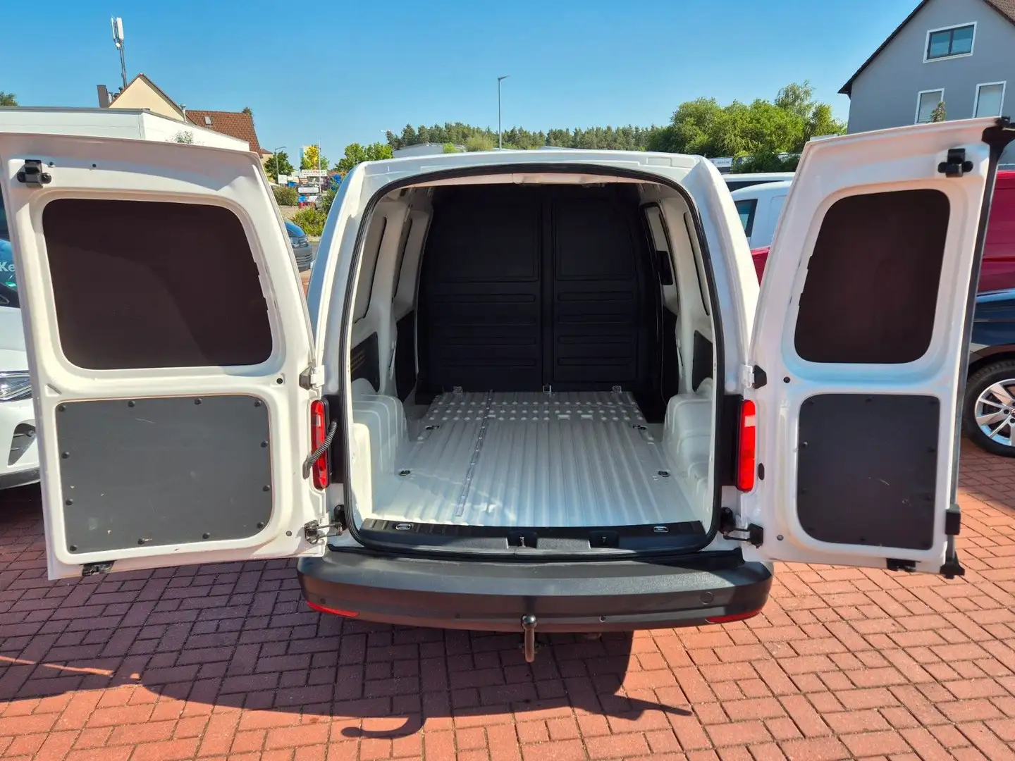 Volkswagen Caddy Maxi Kasten AHK Sitzheizung NAVI  28'km Weiß - 2