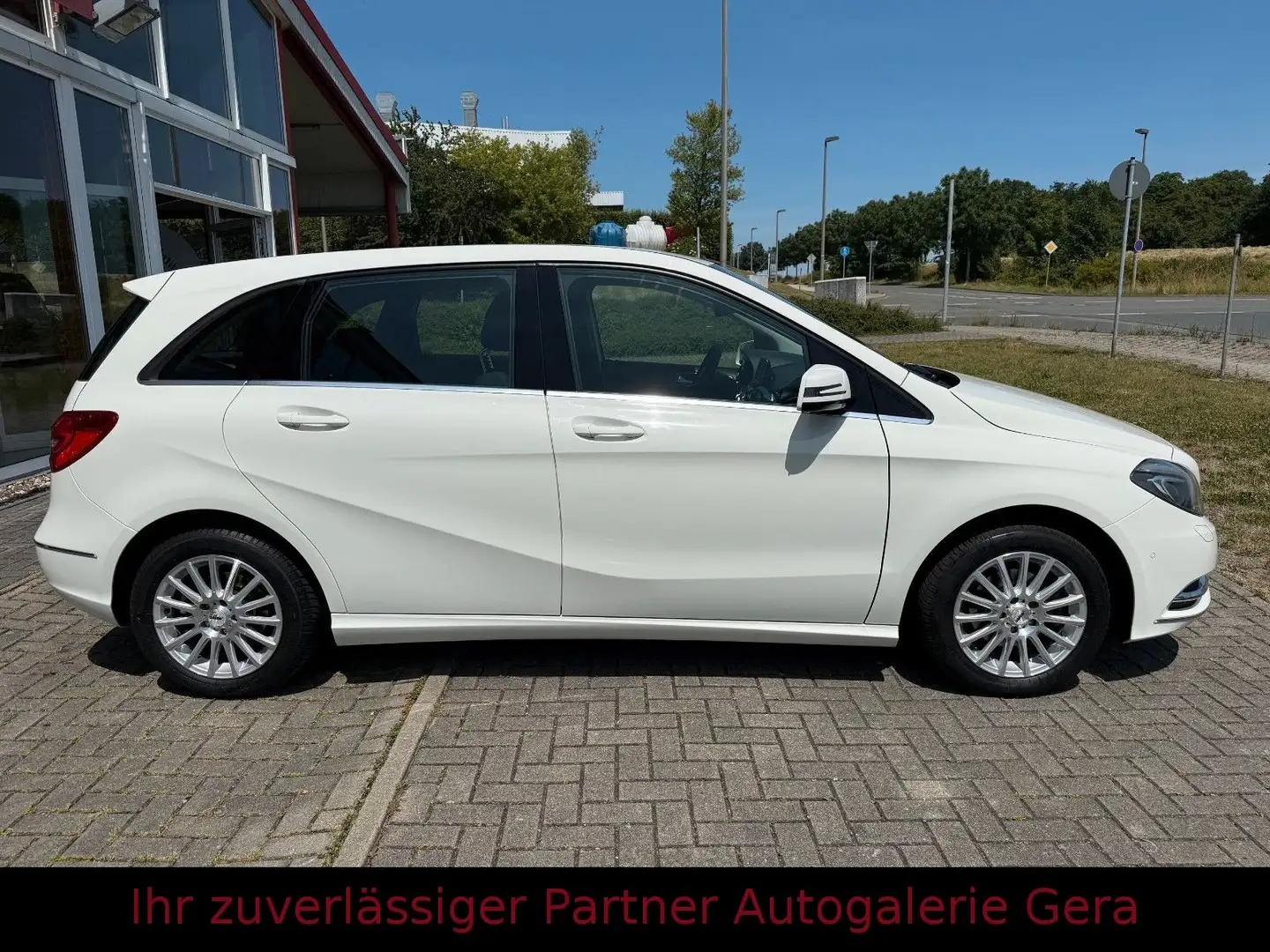 Mercedes-Benz B 180 Klima BiXenon Navi SHZ PDC MAL ML ALU TFL Weiß - 2