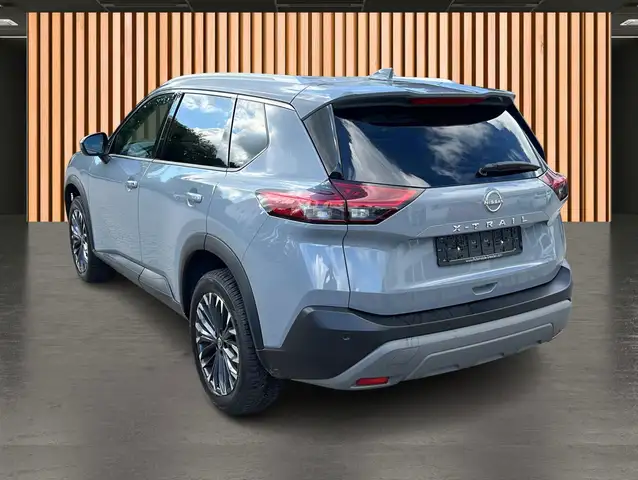 Nissan X-Trail view 4