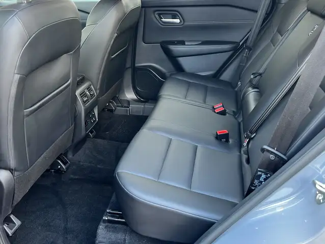 Nissan X-Trail view 6