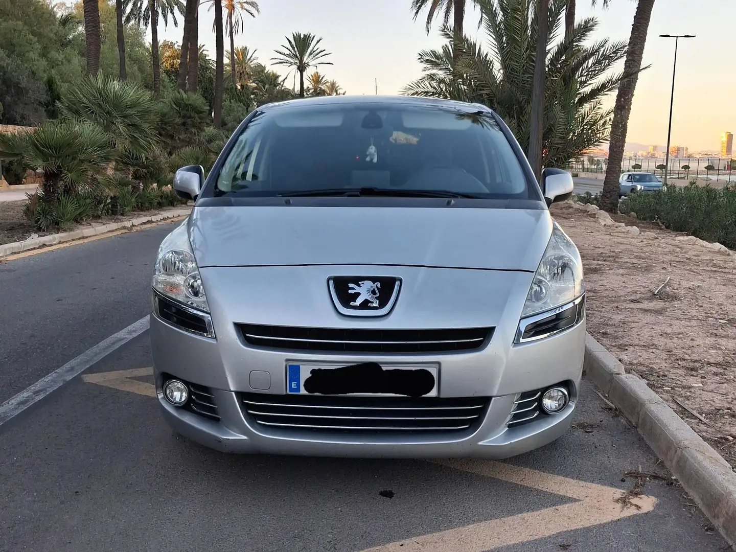Peugeot 5008 5008 2.0HDI FAP Business Line Business Line Gris - 1
