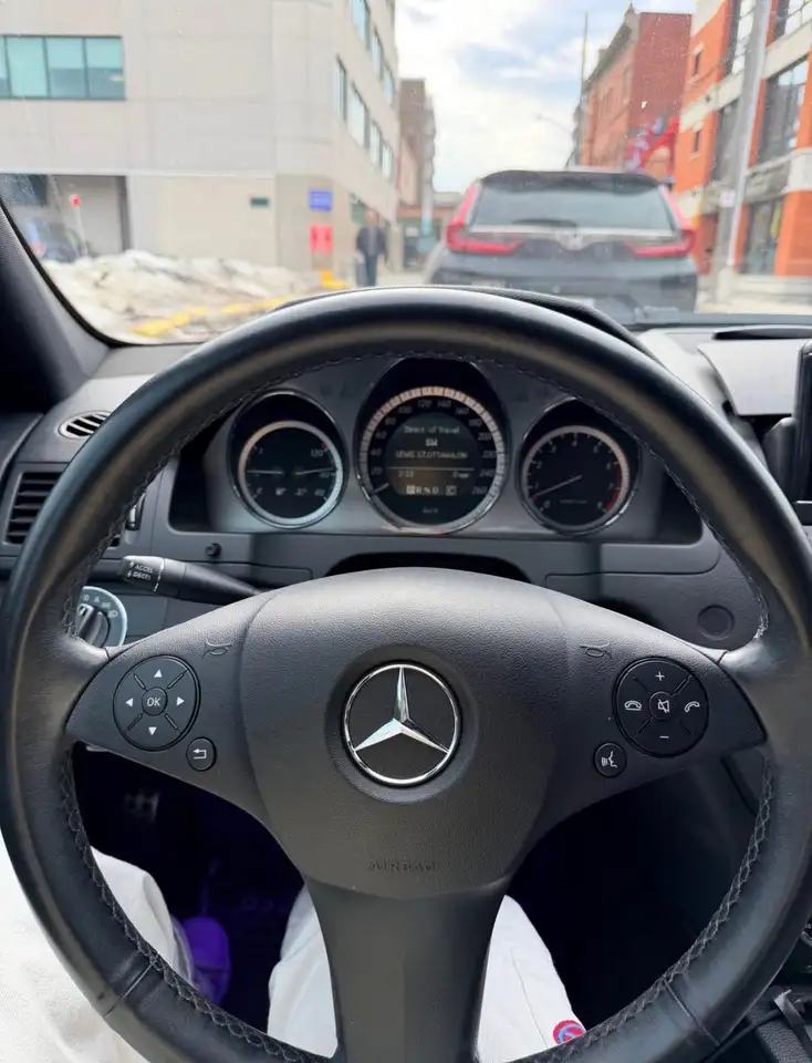 Mercedes-Benz C-Class снимка Mercedes-Benz C-Class