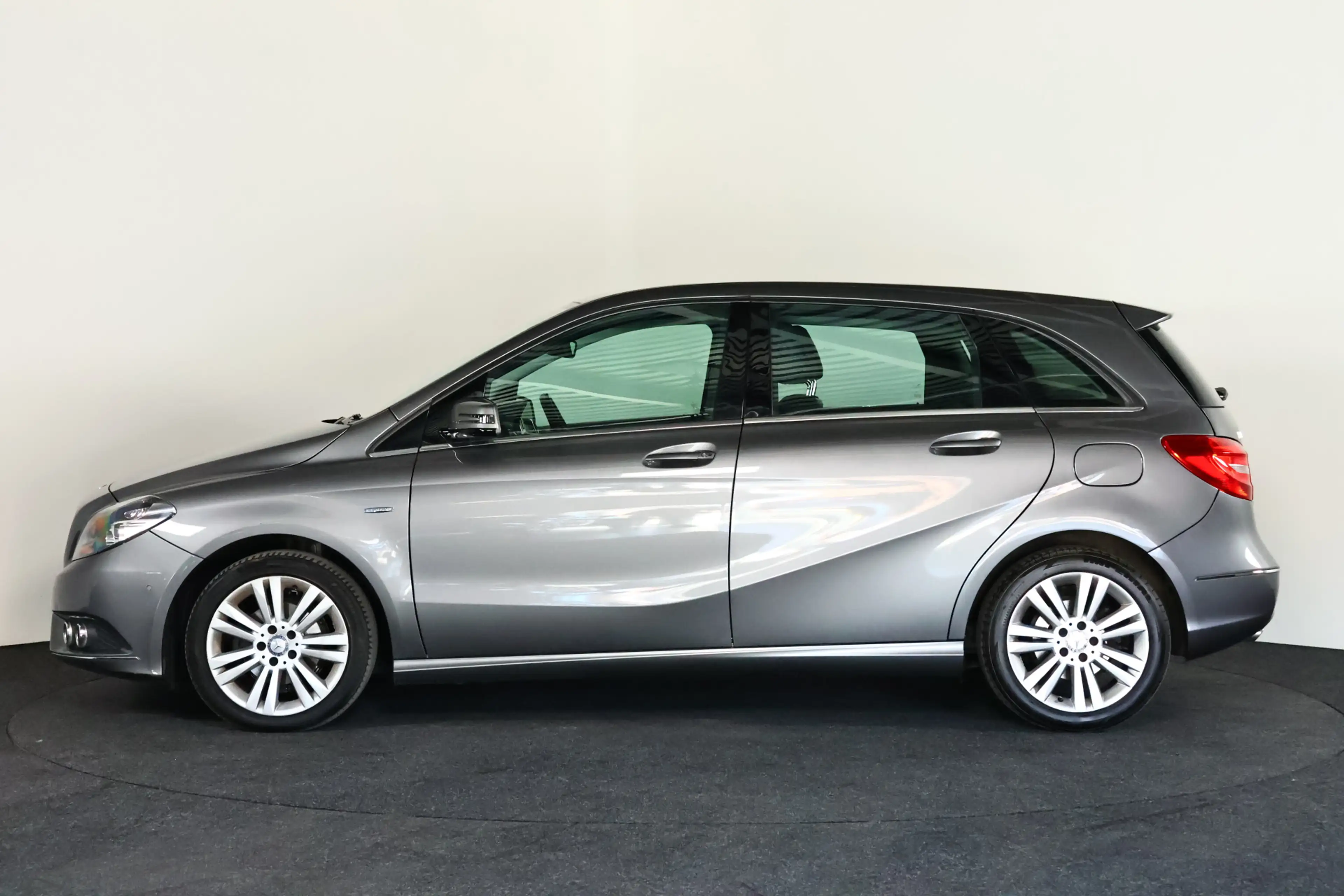 Mercedes-Benz B 180 Prestige / Leder / CarPlay / Trekhaak / Cruisecont — photo 26