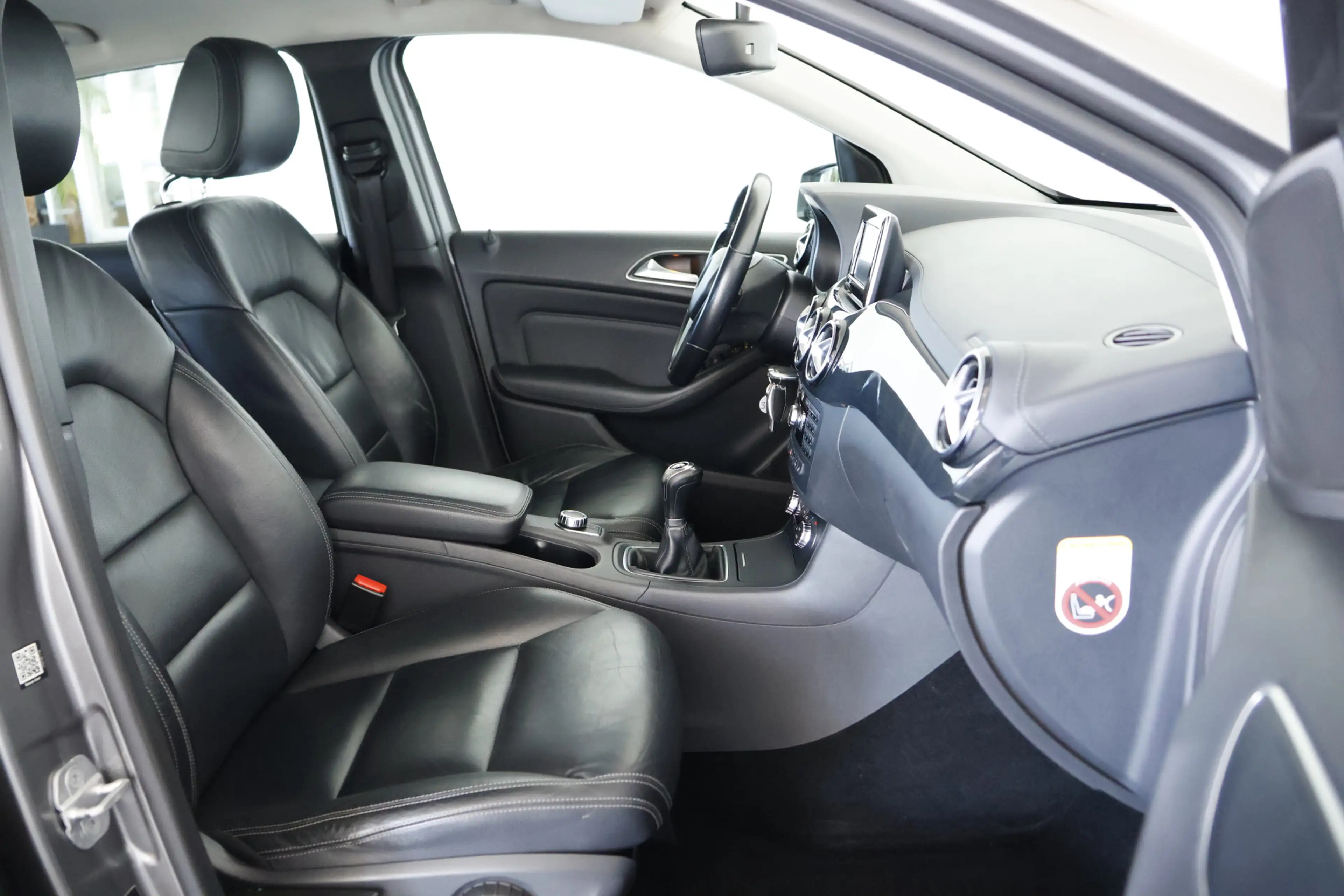 Mercedes-Benz B 180 Prestige / Leder / CarPlay / Trekhaak / Cruisecont — photo 12