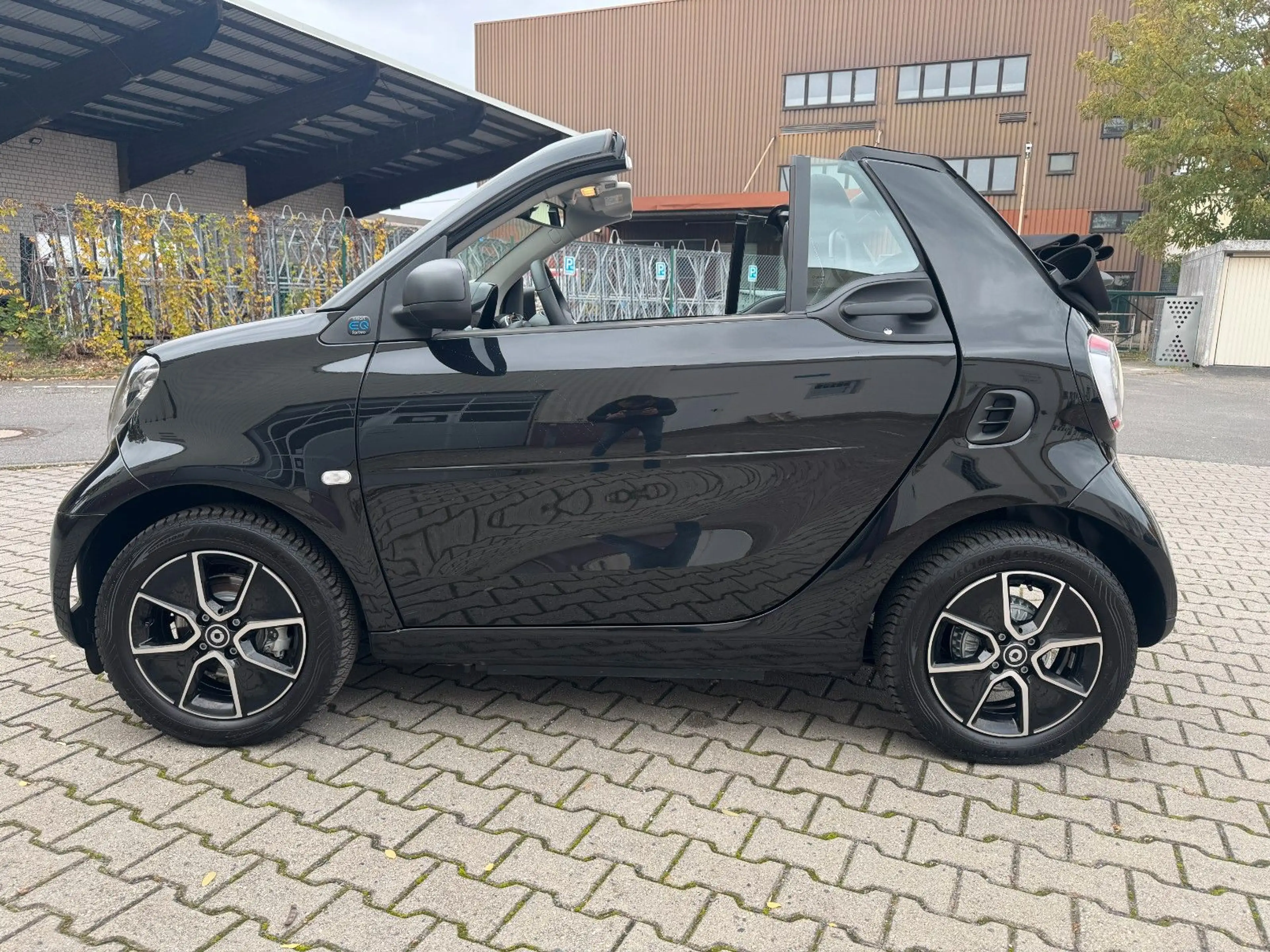 smart forTwo cabrio electric drive / EQ — photo 3