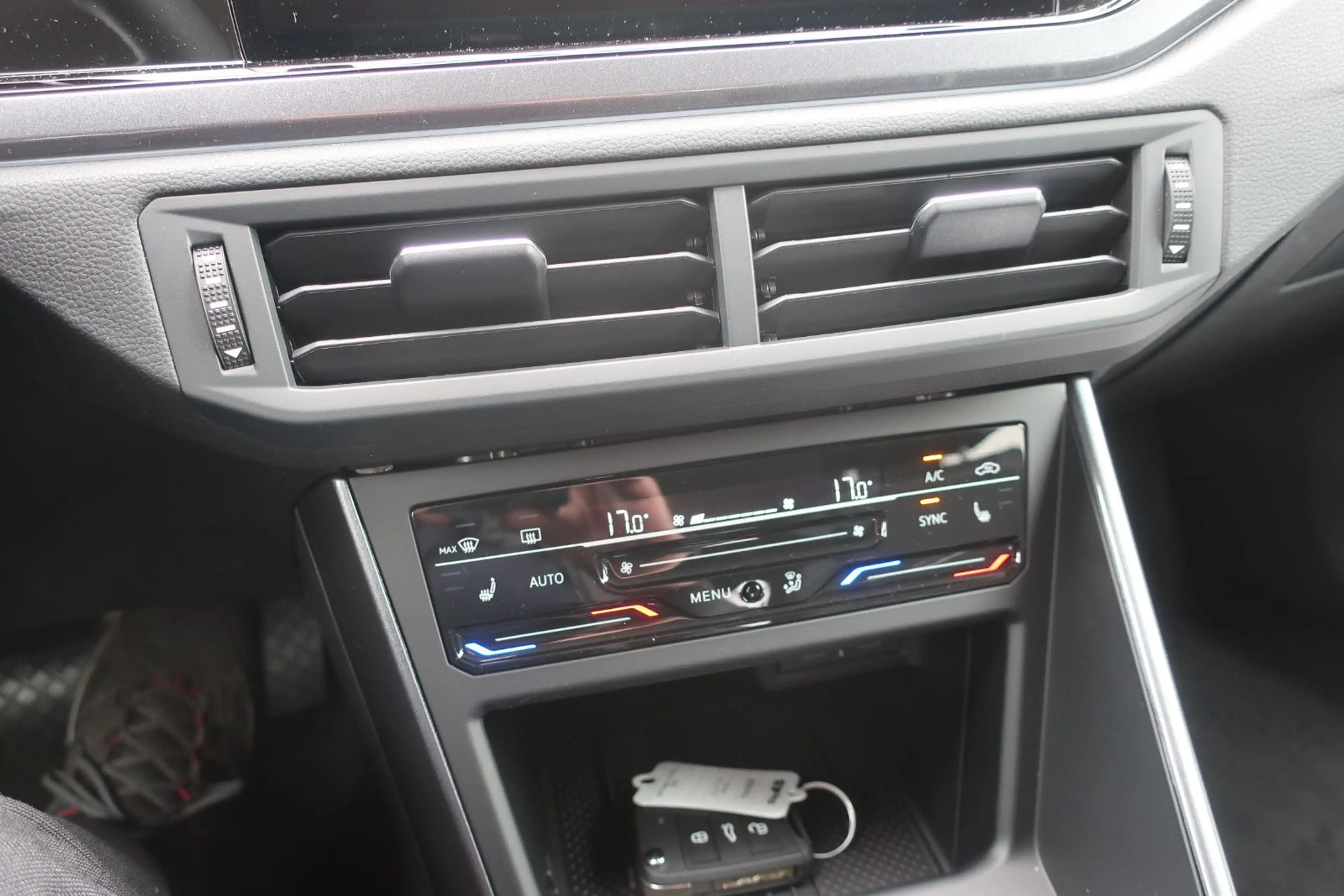 Volkswagen Taigo Style 1.0 DSG — photo 5