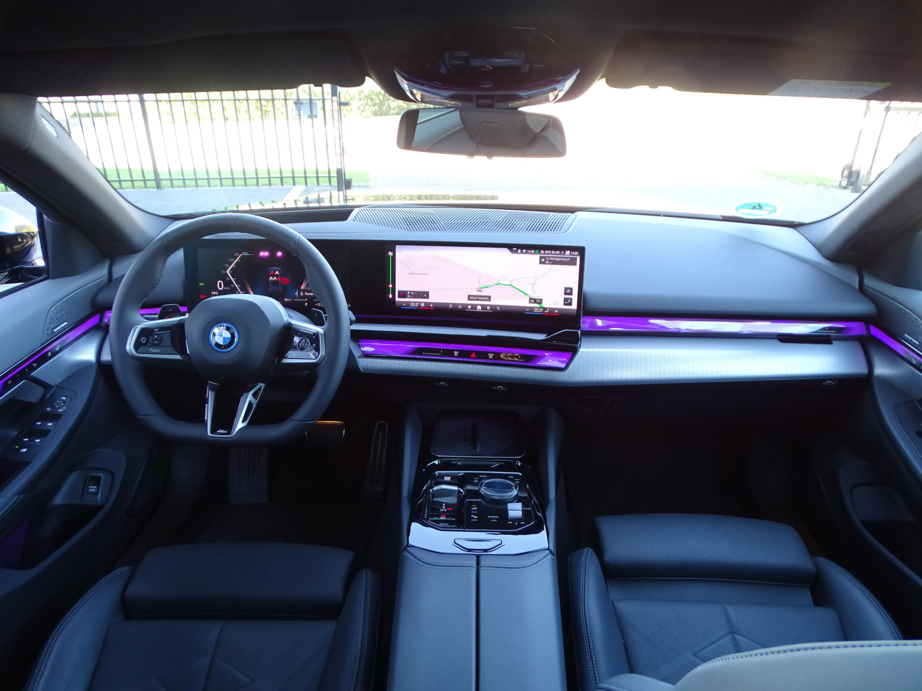 BMW 550 5-serie Touring 550e xDrive M Sport Pro Pano.Dak M — photo 11