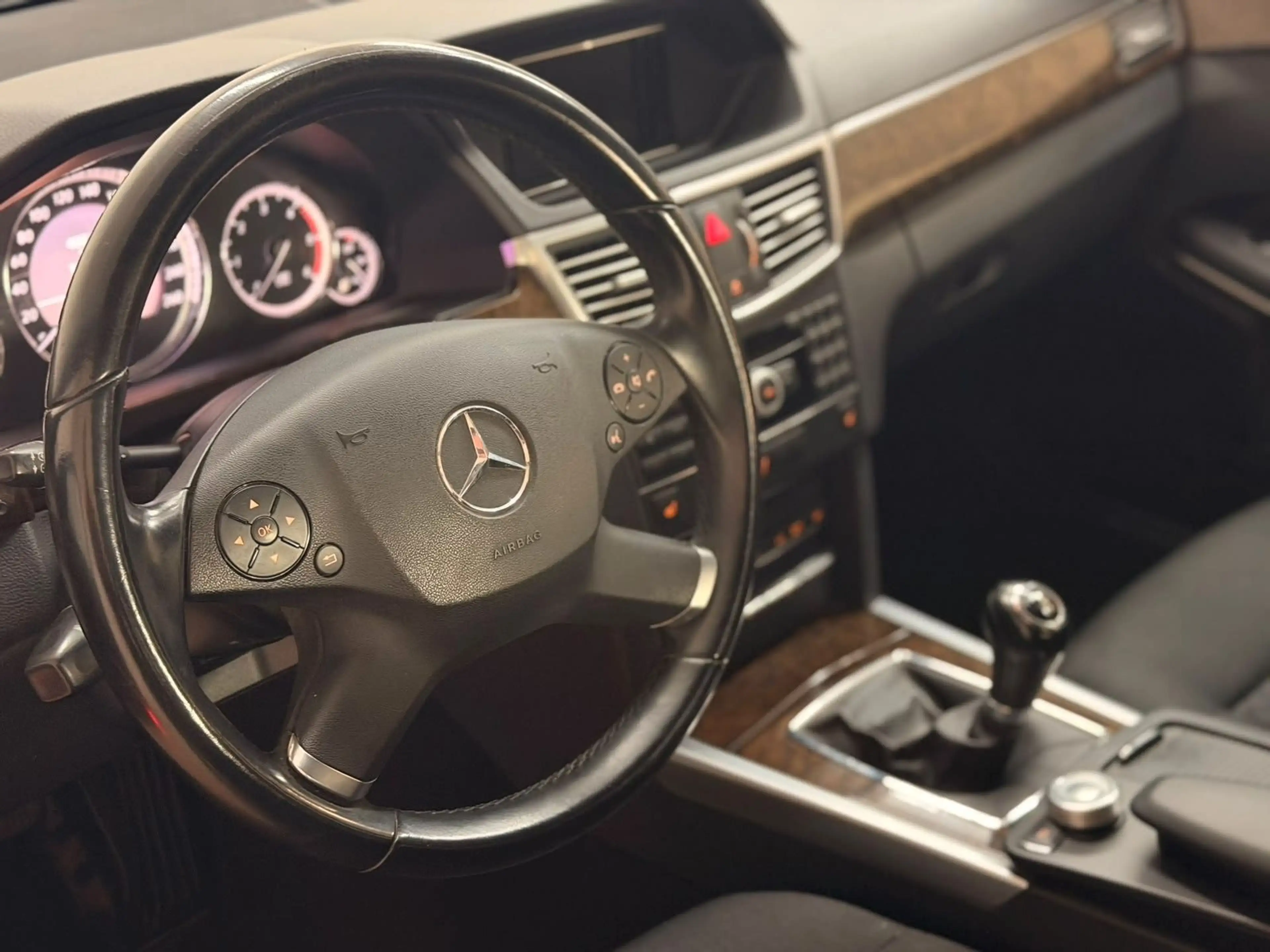 Mercedes-Benz E 220 CDI *2.HAND *TEMPO *SHZ *XNN *TÜV NEU — photo 13