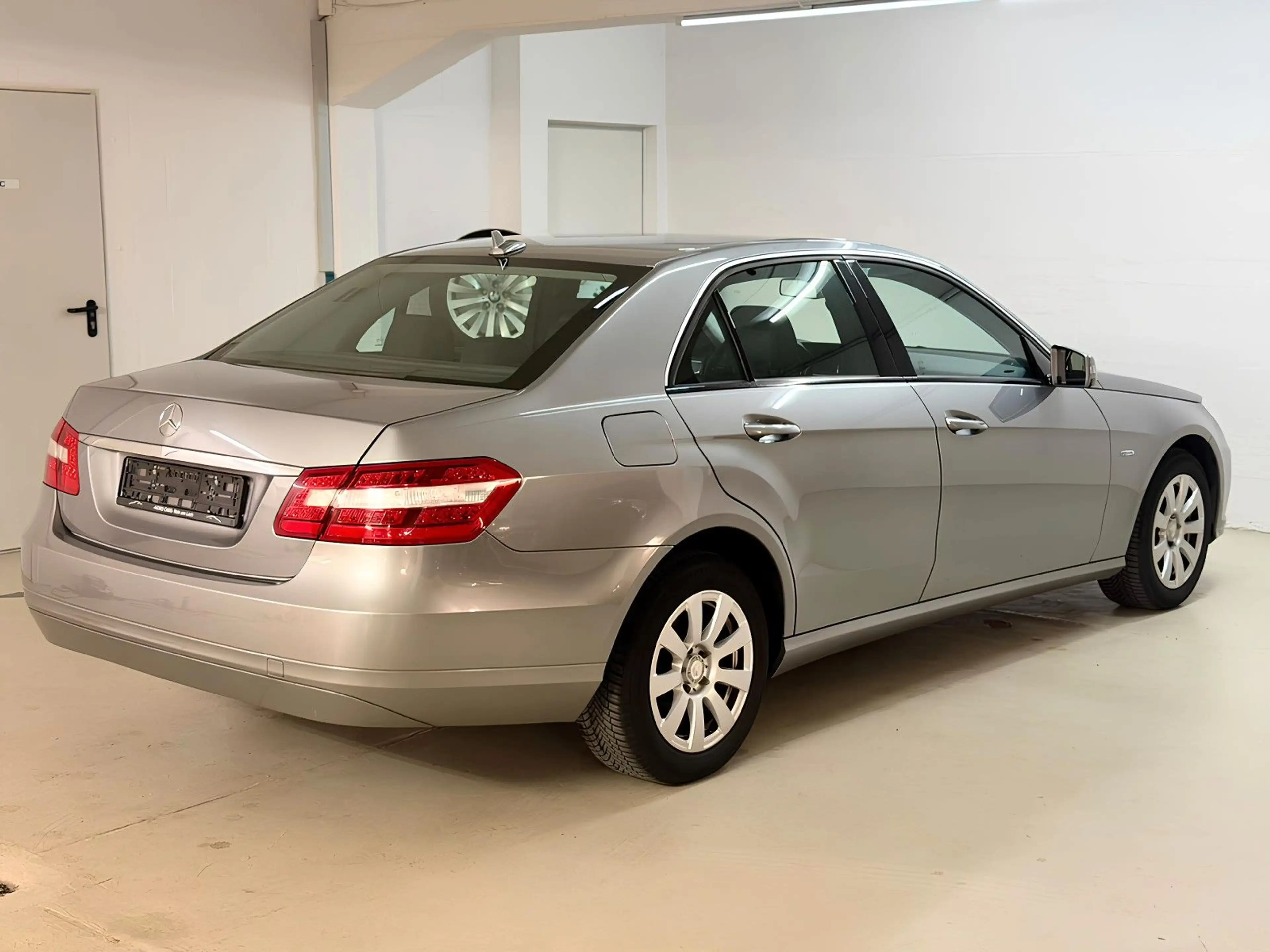 Mercedes-Benz E 220 CDI *2.HAND *TEMPO *SHZ *XNN *TÜV NEU — photo 9