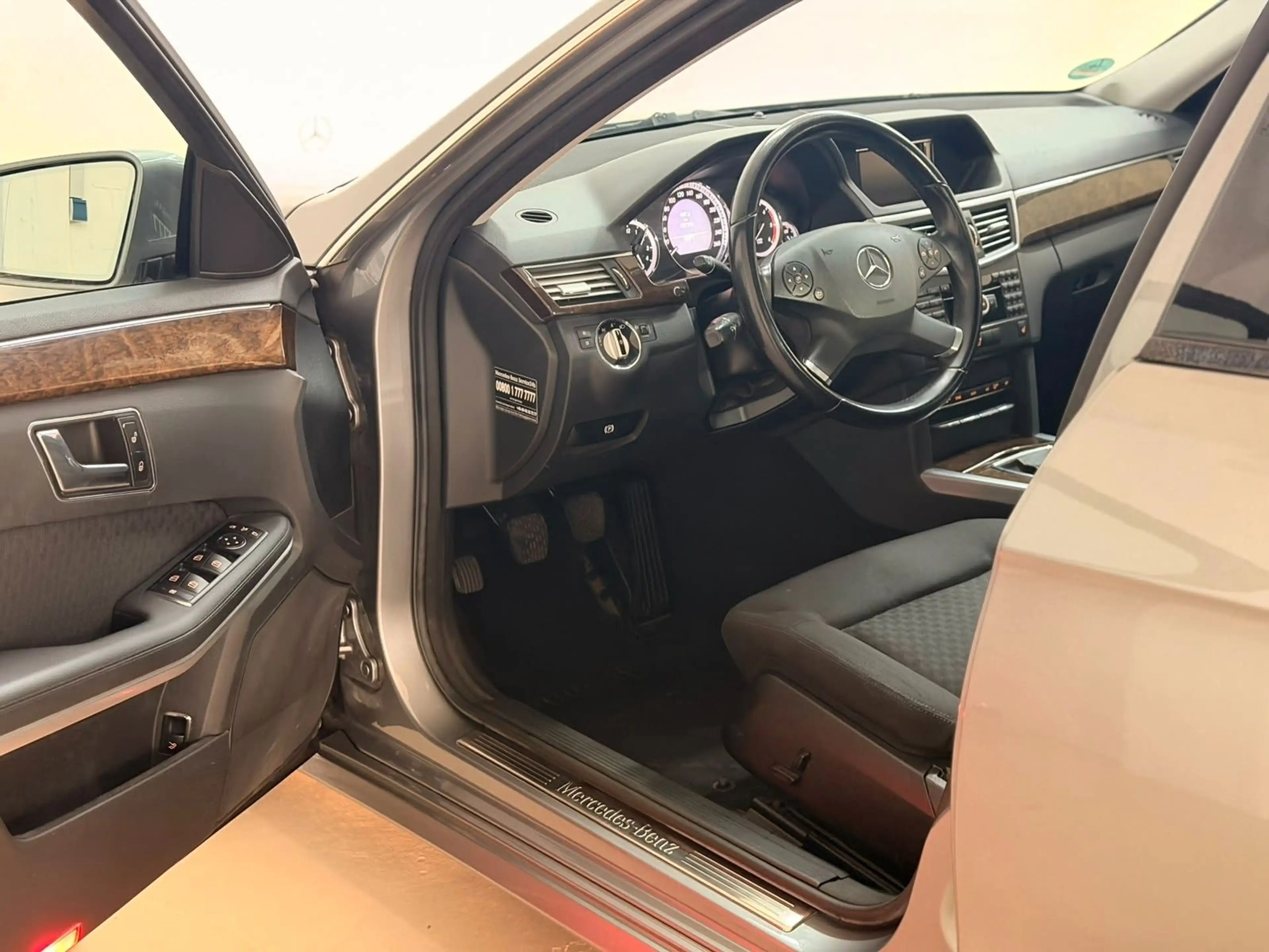 Mercedes-Benz E 220 CDI *2.HAND *TEMPO *SHZ *XNN *TÜV NEU — photo 11