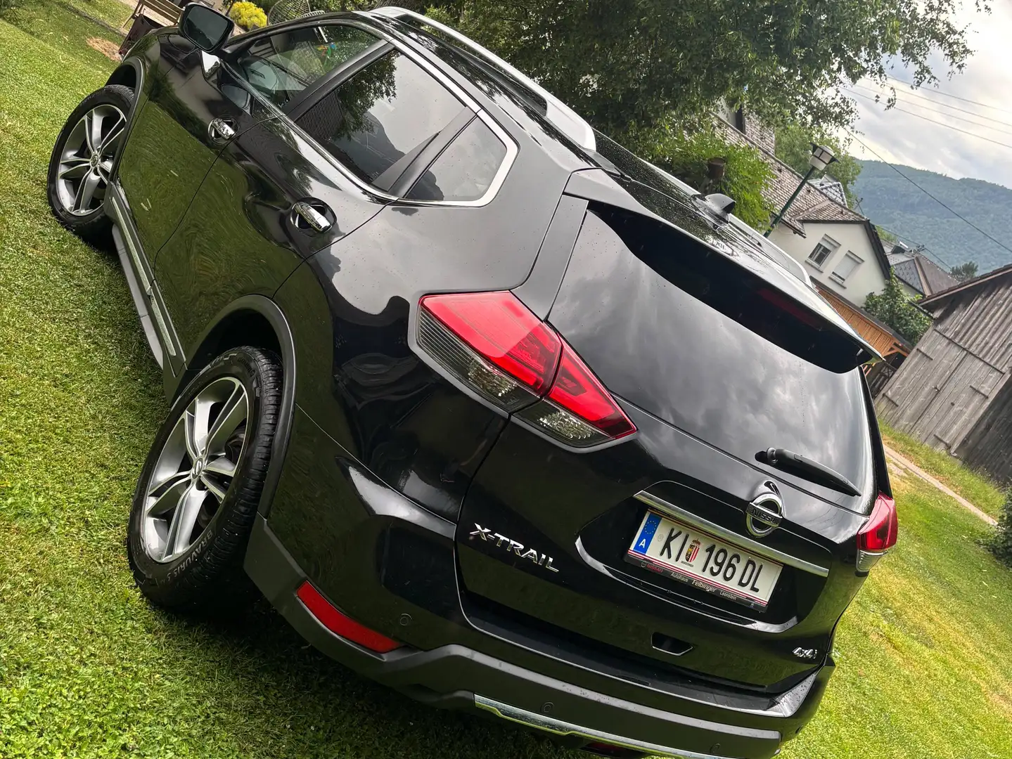 Nissan X-Trail X-TRAIL 1,7dCi N-Connecta N-Connecta Schwarz - 2