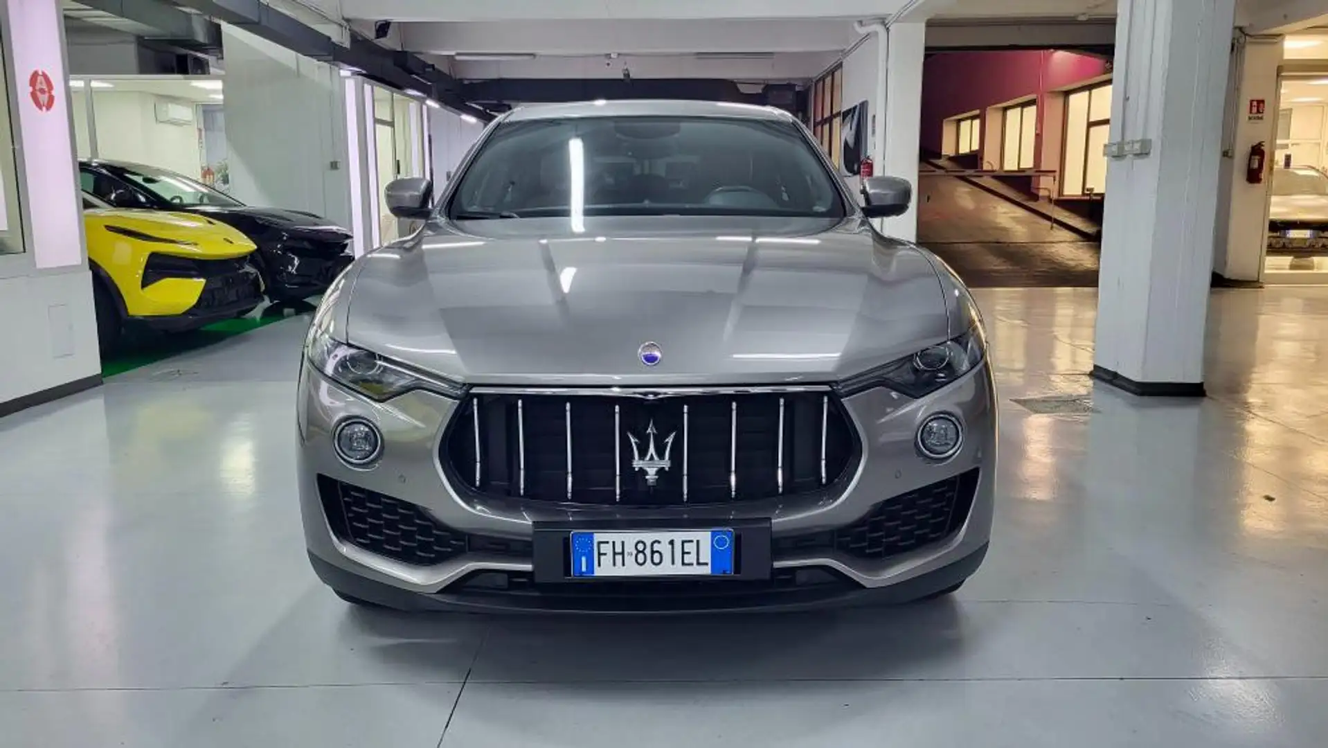 Maserati Levante 3.0 V6 275cv auto Gris - 2