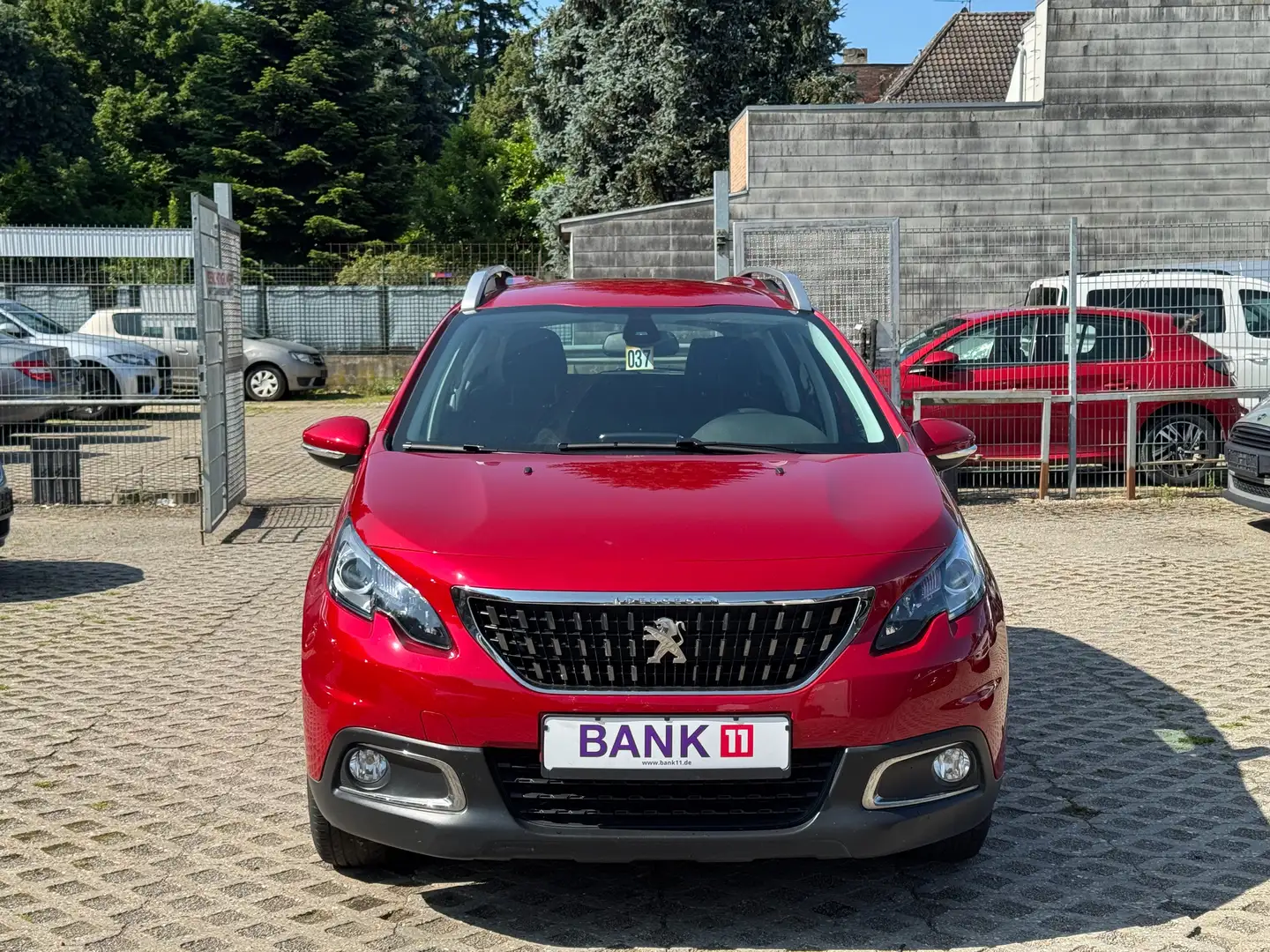 Peugeot 2008 1,2i*Navi*Klima*.Hand*Scheckheft* Rot - 2