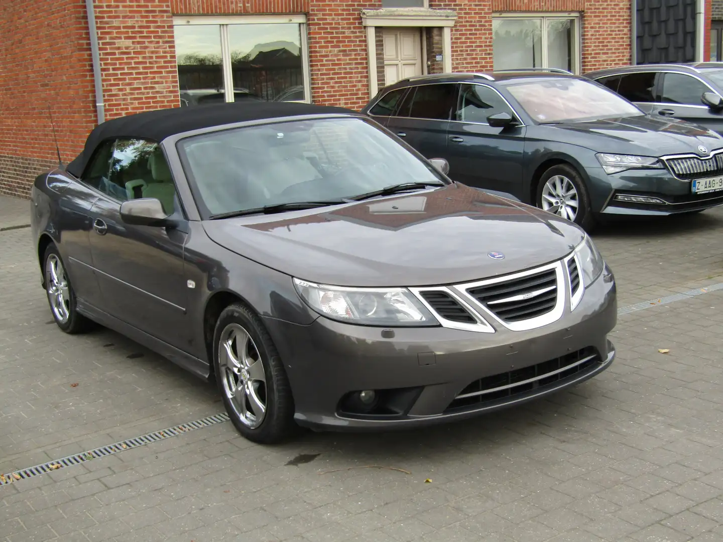 Saab 9-3 9-3 1.9 Cabriolet TiD DPF Aut. Vector Brun - 2
