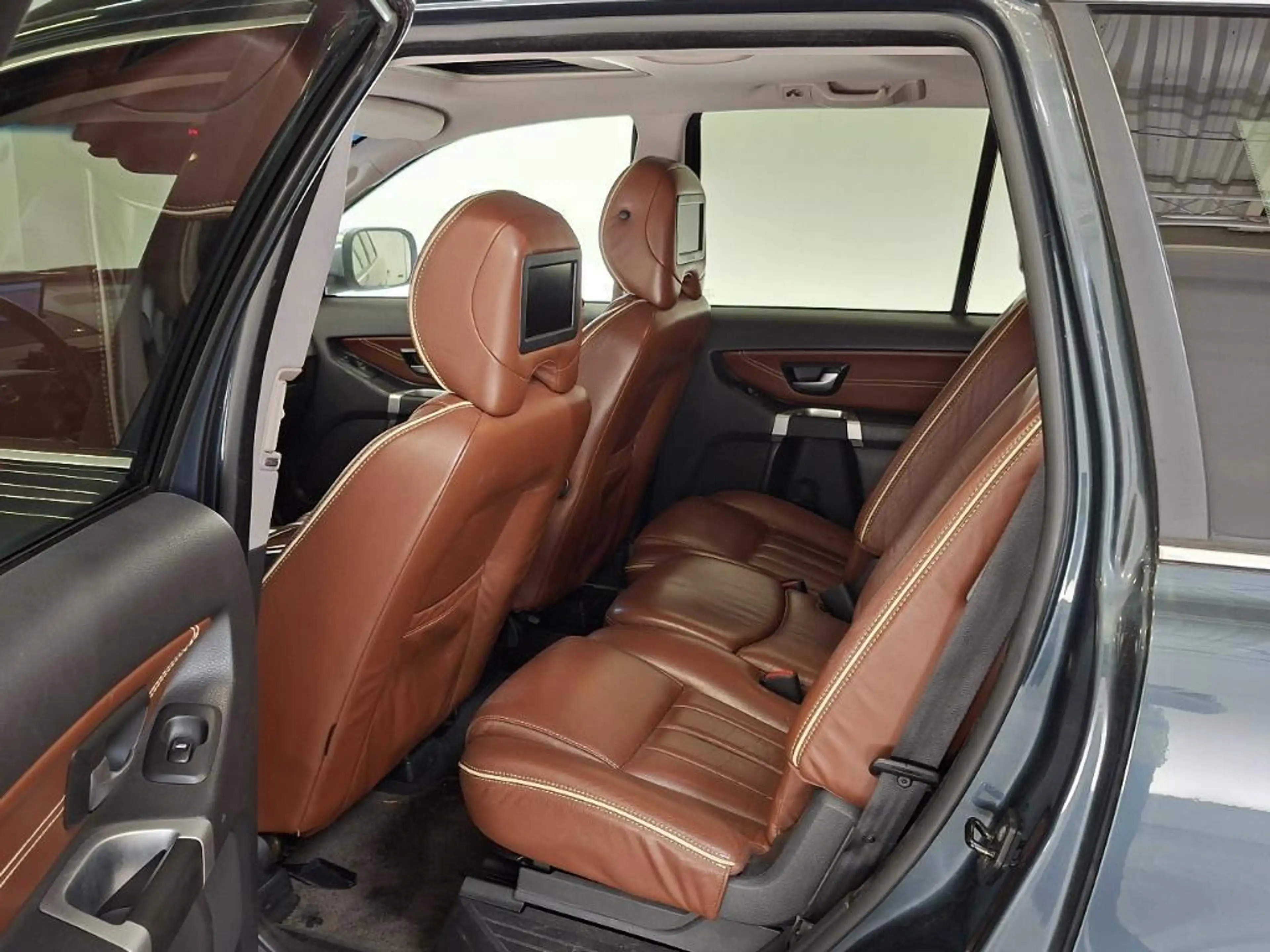 Volvo XC90 4.4 V8 Executive — photo 5