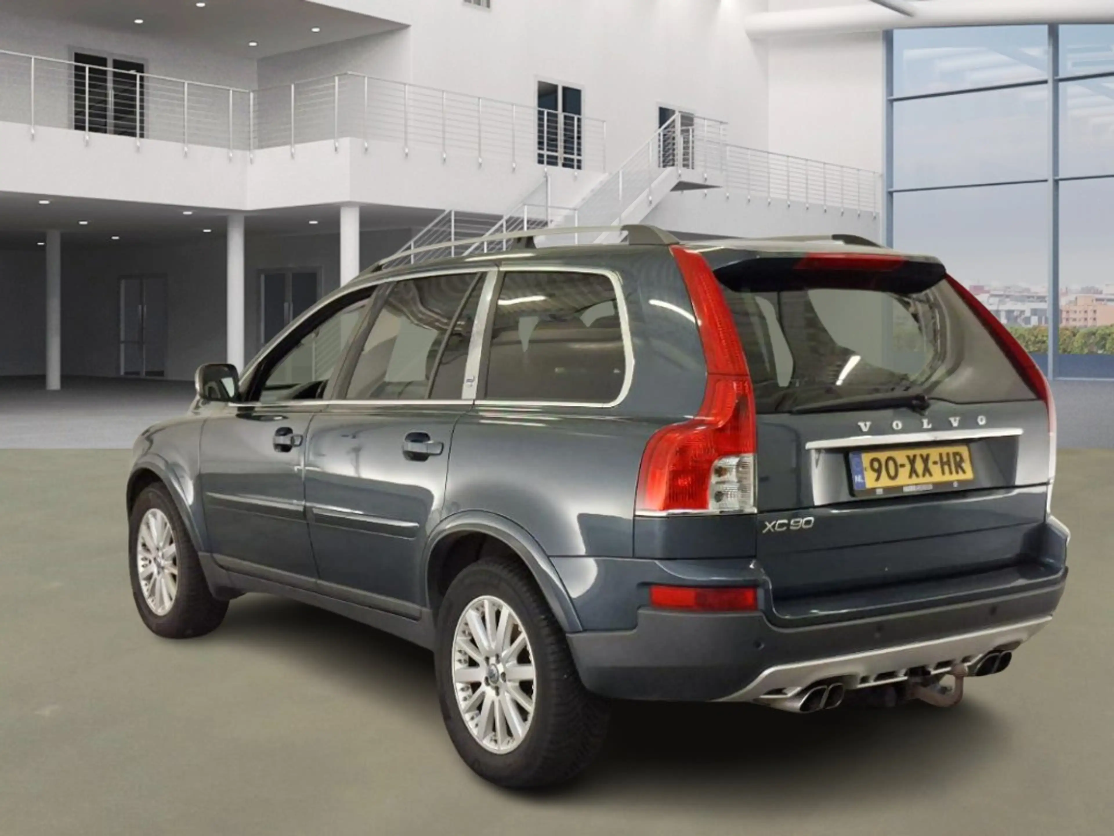 Volvo XC90 4.4 V8 Executive — photo 4
