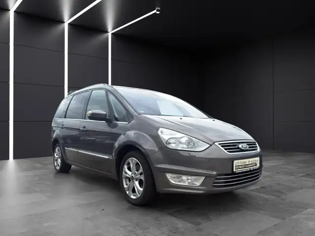 Ford Galaxy Titanium 1.6 EcoBoost 7-Sitzer Pano Navi Leder Bi-