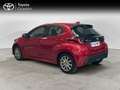 Toyota Yaris 5 Puertas Active Tech 120H Automático (e-CVT) Rojo - thumbnail 2