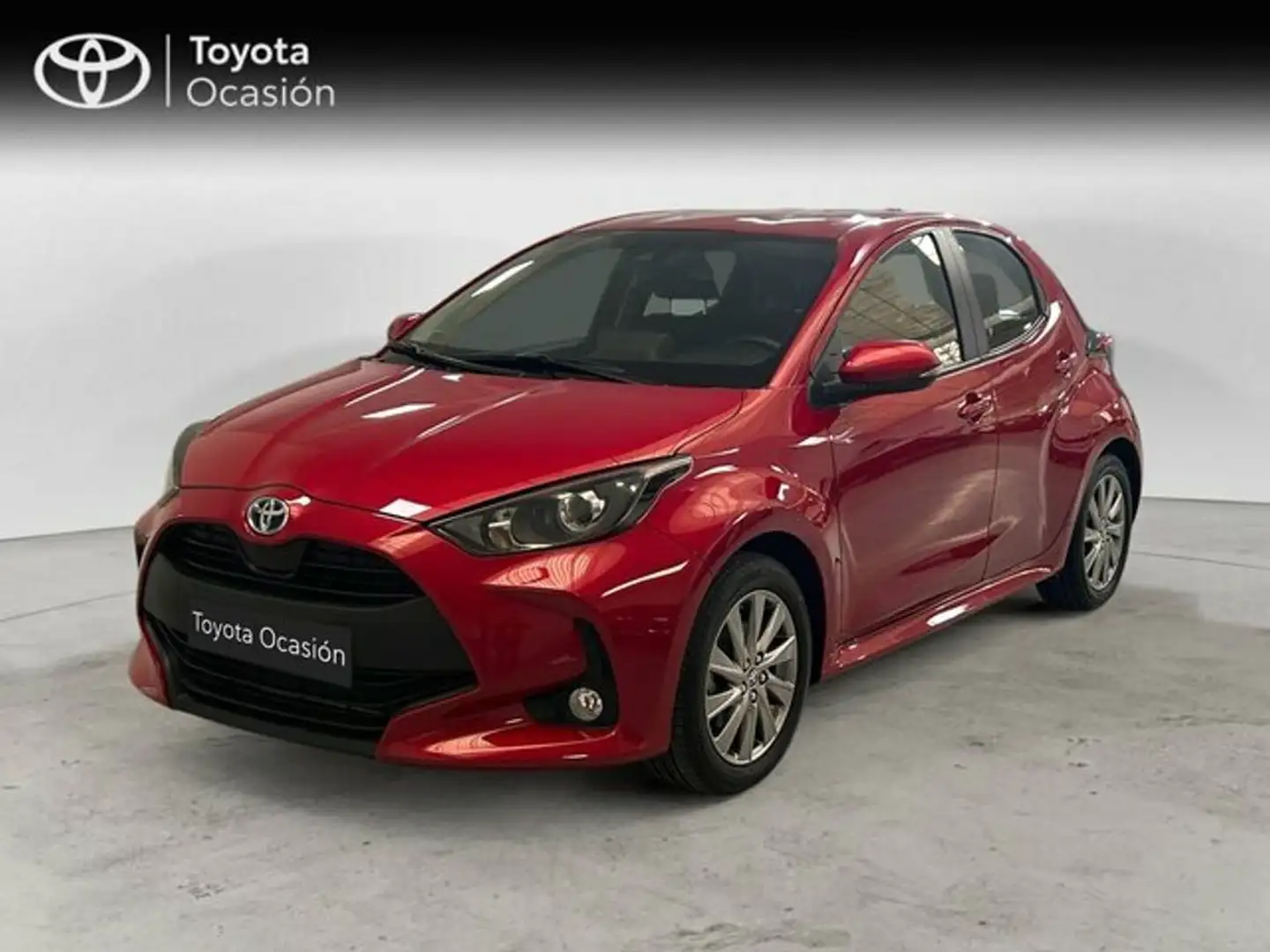 Toyota Yaris 5 Puertas Active Tech 120H Automático (e-CVT) Rojo - 1