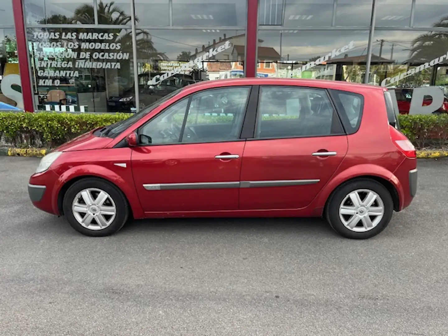 Renault Scenic II 1.9DCI Confort Dynamique Burdeos - 2