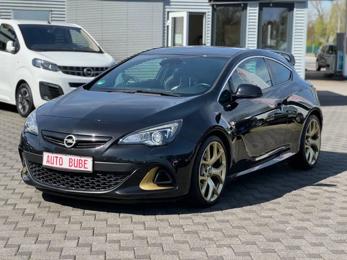 Opel Astra J GTC OPC Zwart - 2