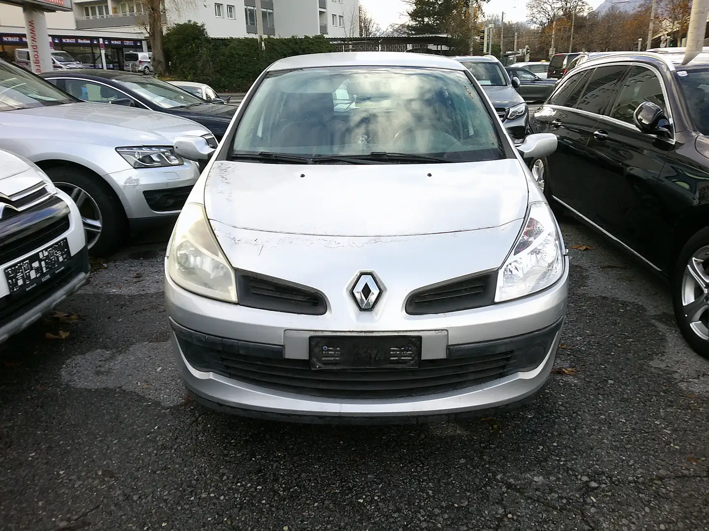 Renault Clio Authentique Grau - 1
