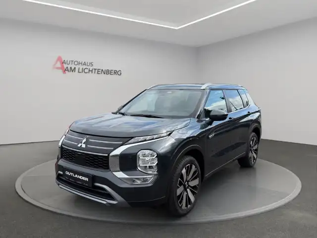 Mitsubishi Outlander in Grey for sale