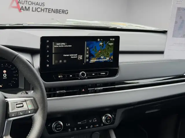 Mitsubishi Outlander view 13