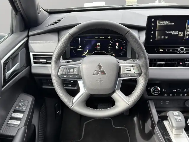 Mitsubishi Outlander view 12