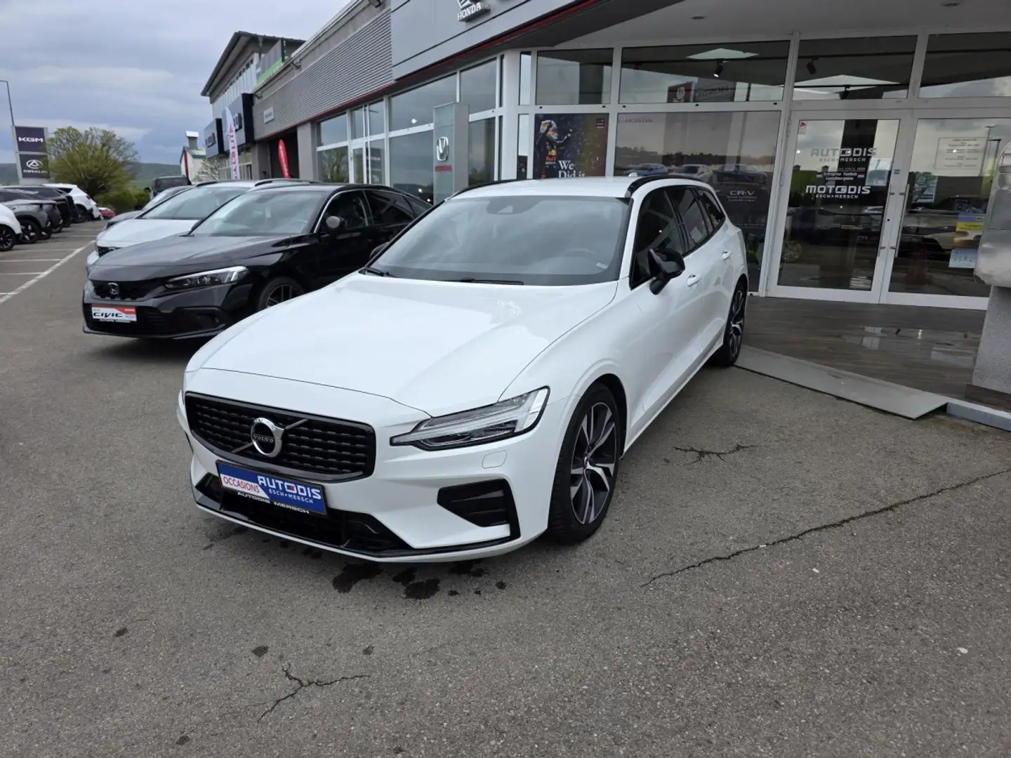 Volvo V60 2.0 CORE B4 R-DESIGN Blanc - 2