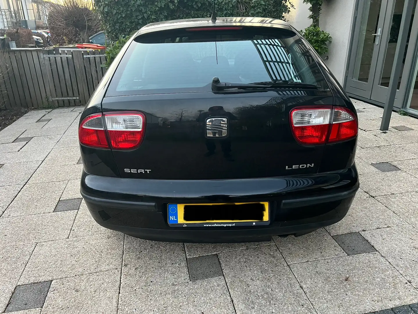 SEAT Leon Leon 1.6-16V Sport Negru - 2