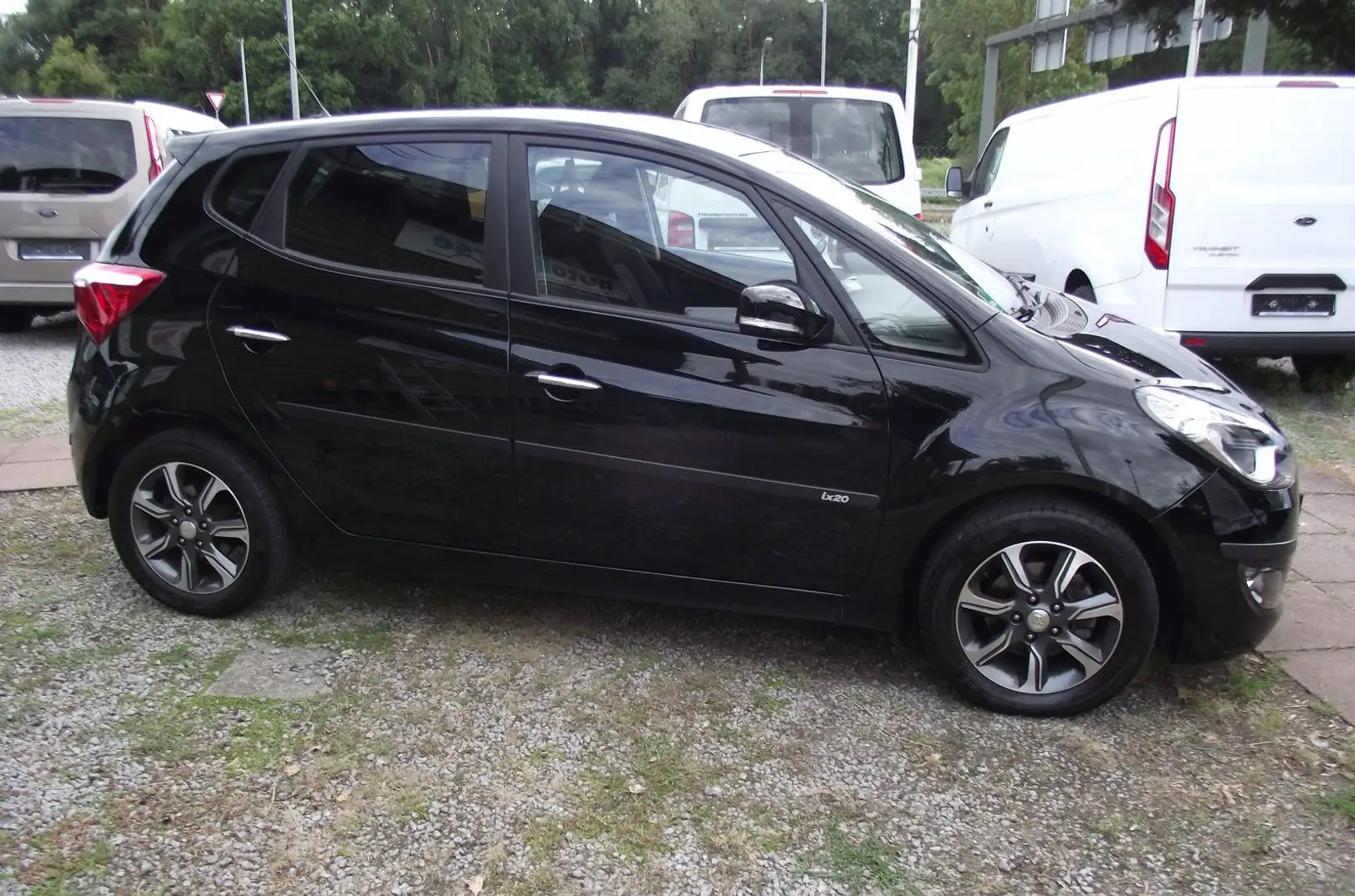 Hyundai iX20 YES! Plus  Automatik , Navi Schwarz - 2