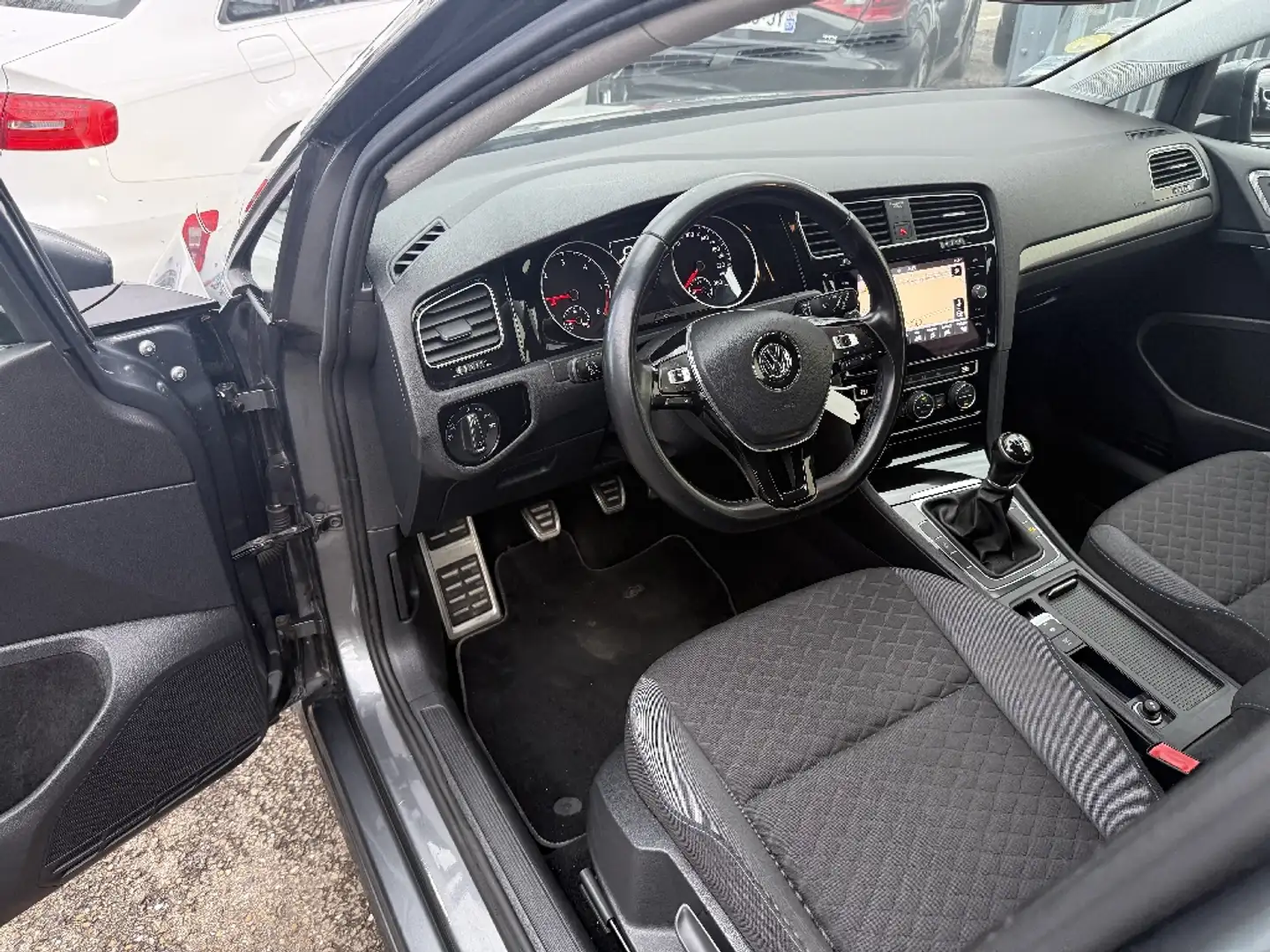 Volkswagen Golf 1.6 TDI 115 Connect - 2