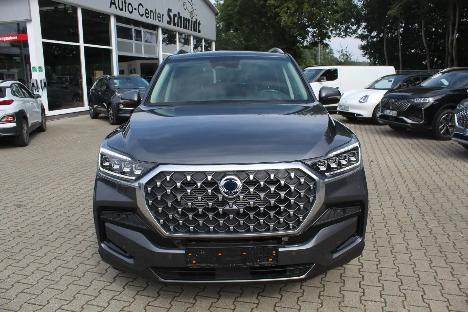 SsangYong Rexton 2.2 Diesel e-XDi 220 Quartz 4WD AT Grau - 2