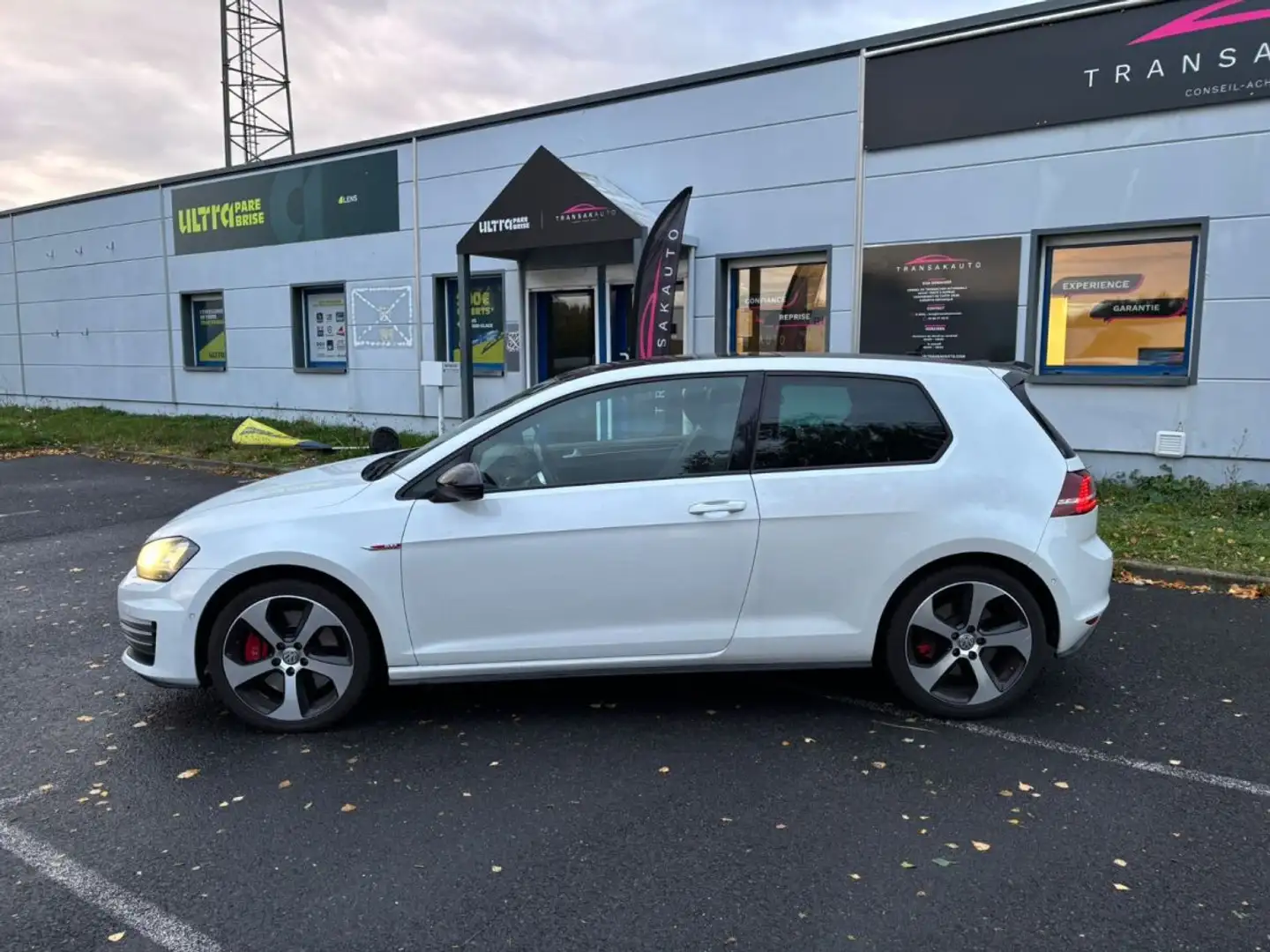 Volkswagen Golf GTI Performance 230 / Toit ouvrant /Dynaudio / Park assist / S.chauffants Bianco - 2