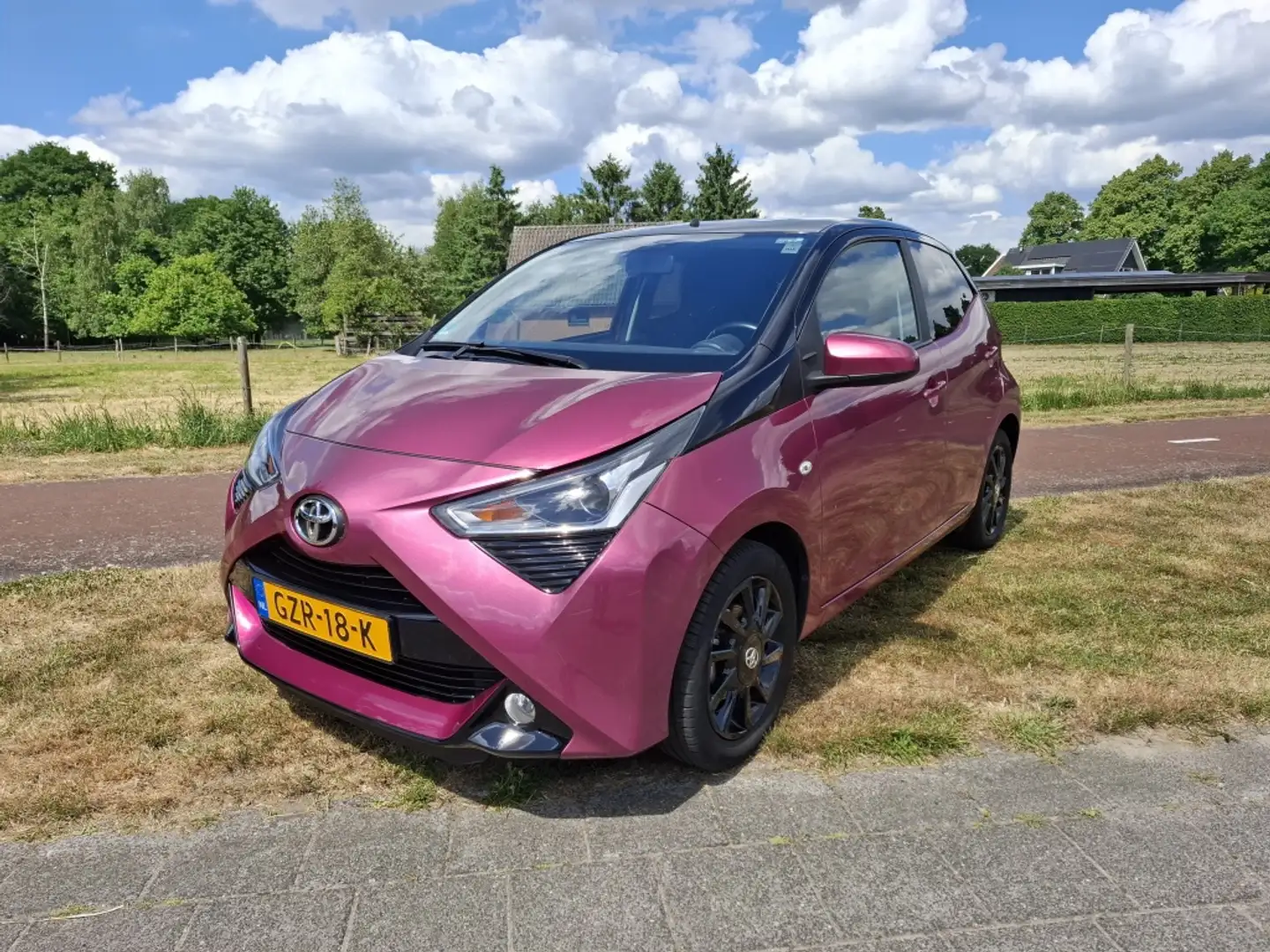 Toyota Aygo 1.0 VVT-i x-cite Lila - 1