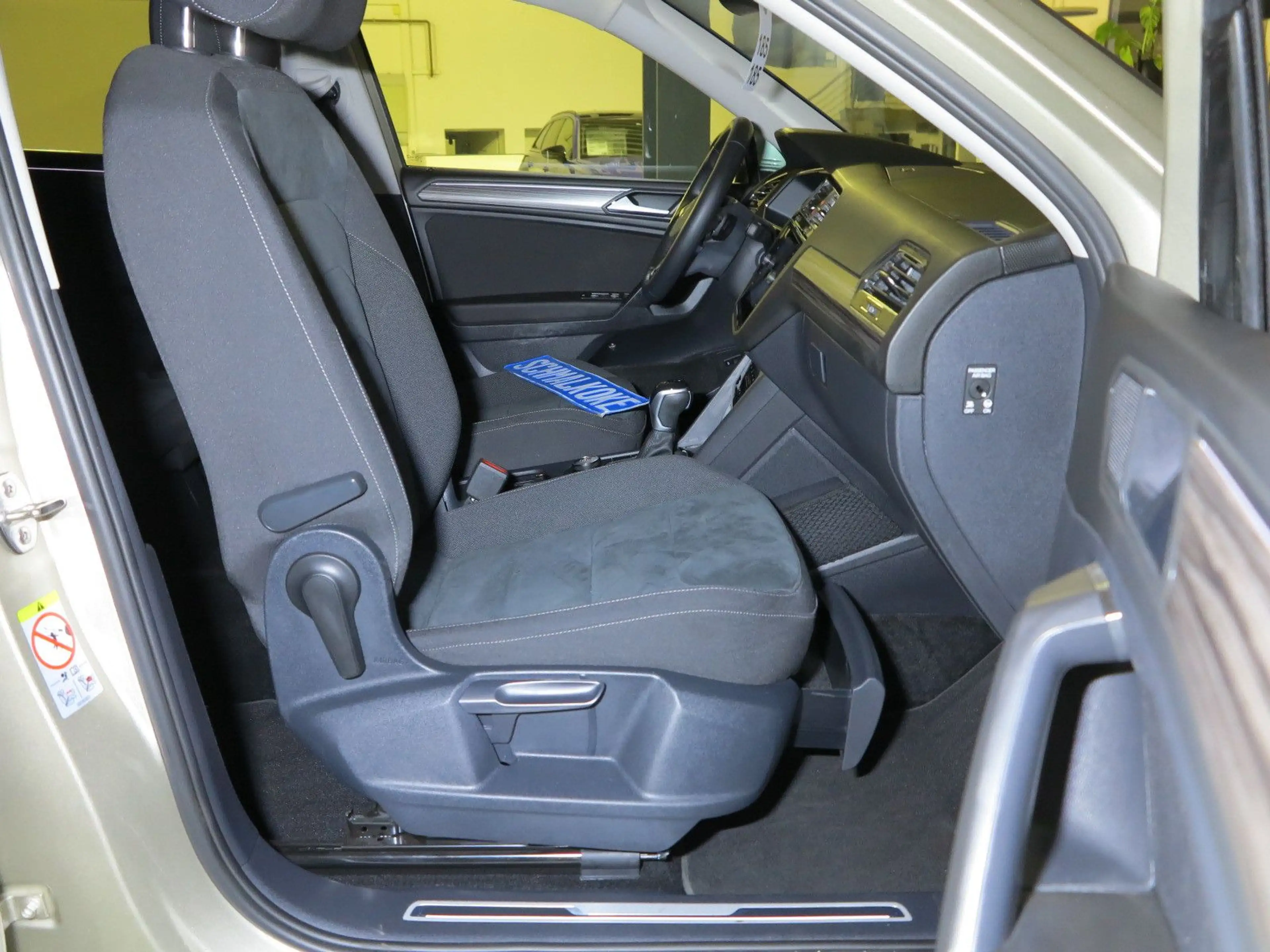 Volkswagen Tiguan Allspace 2.0 TDI SCR 4Mot DSG7 Elegance — photo 11
