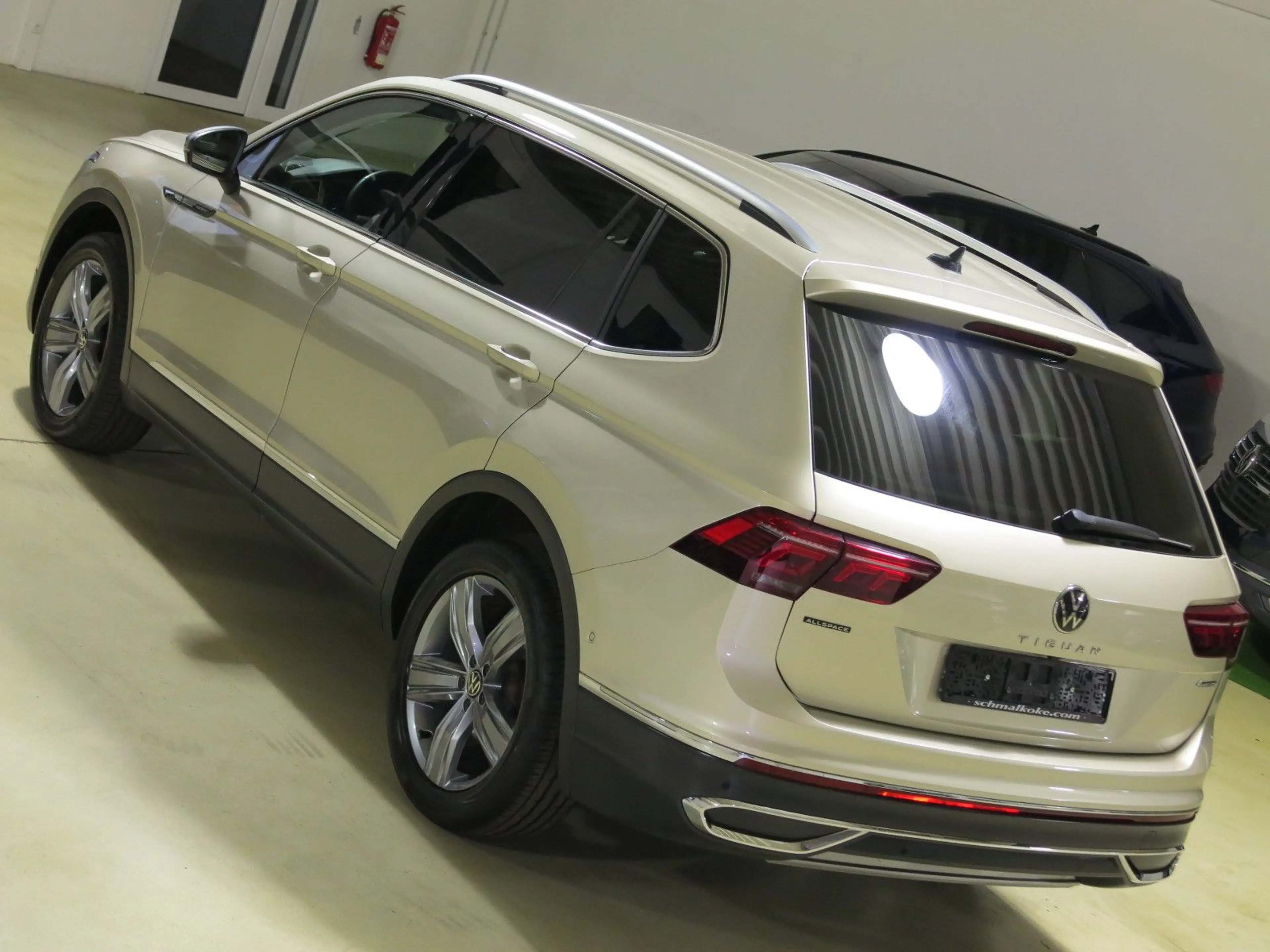 Volkswagen Tiguan Allspace 2.0 TDI SCR 4Mot DSG7 Elegance — photo 10