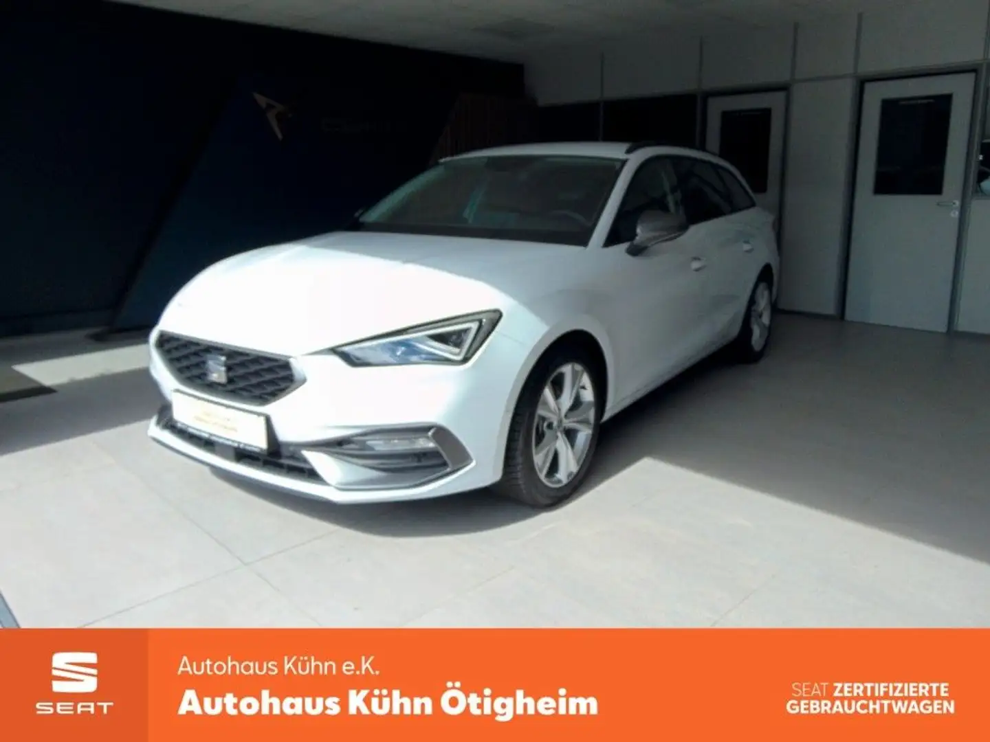 SEAT Leon Leon Sportstourer 1.5 TSI DSG *Navi*PDC*uvm Weiß - 1
